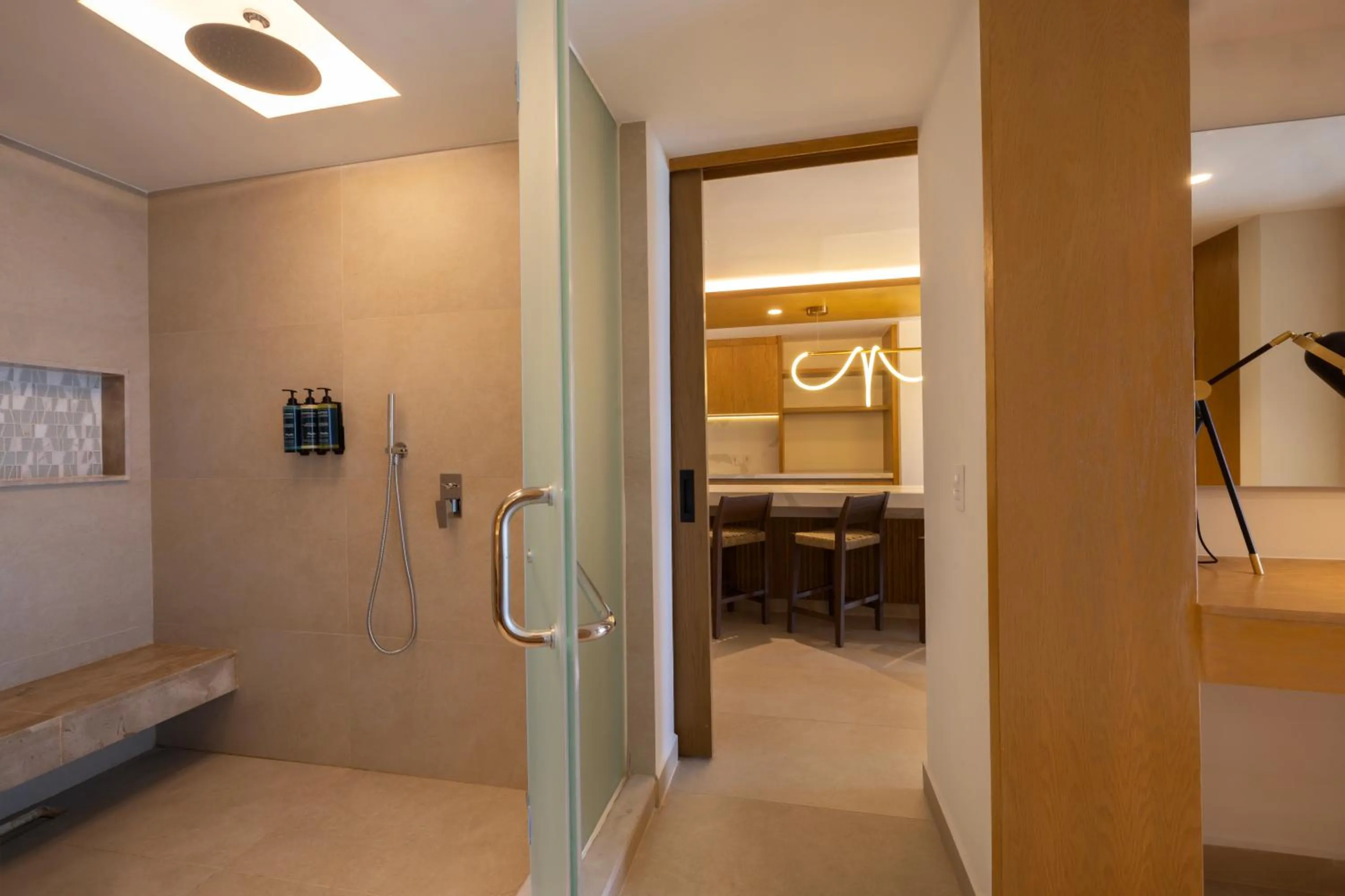 Bathroom, Bed in Royalton Splash Riviera Cancun, An Autograph Collection All-Inclusive Resort