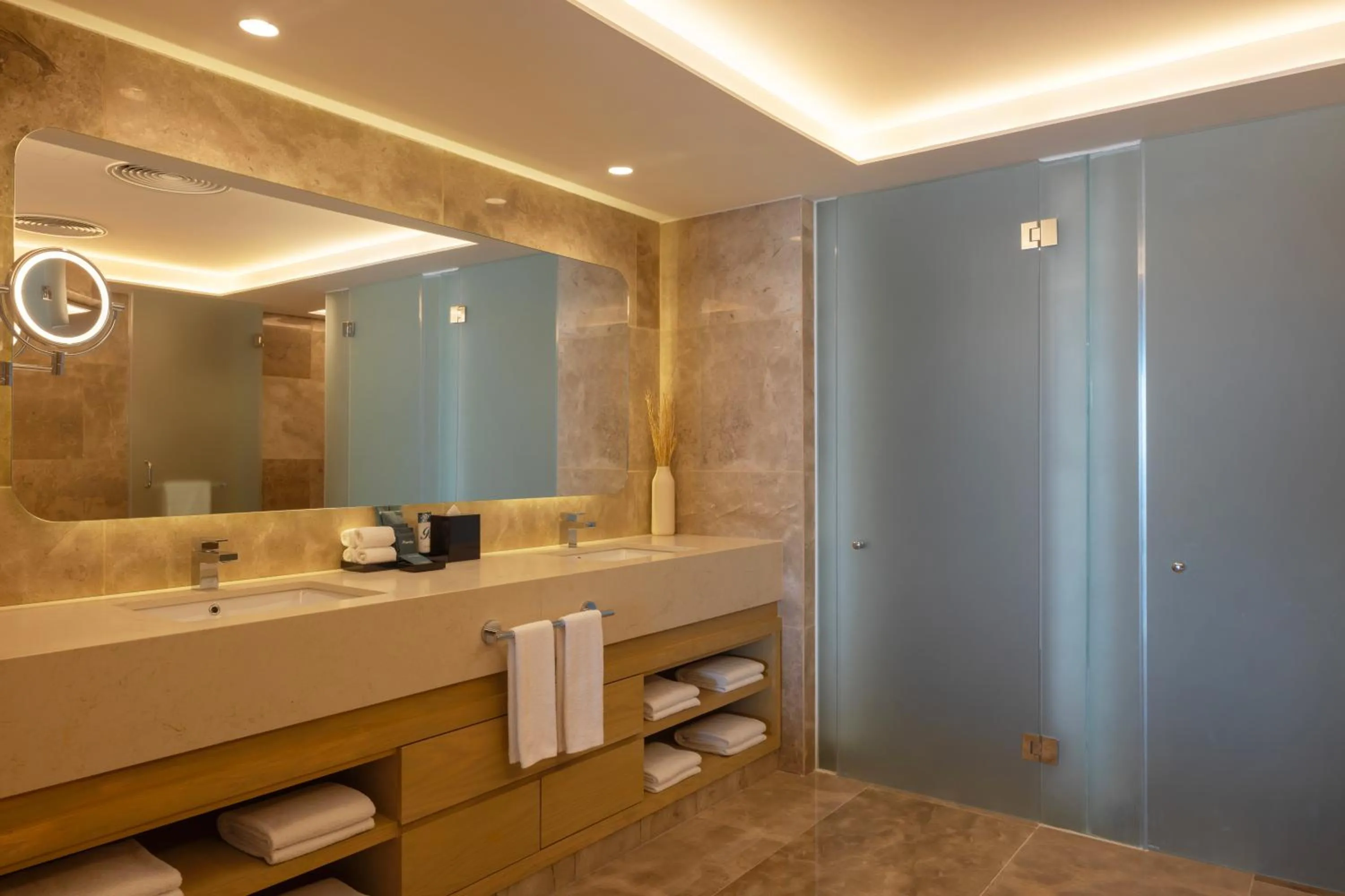 Bathroom in Royalton Splash Riviera Cancun, An Autograph Collection All-Inclusive Resort