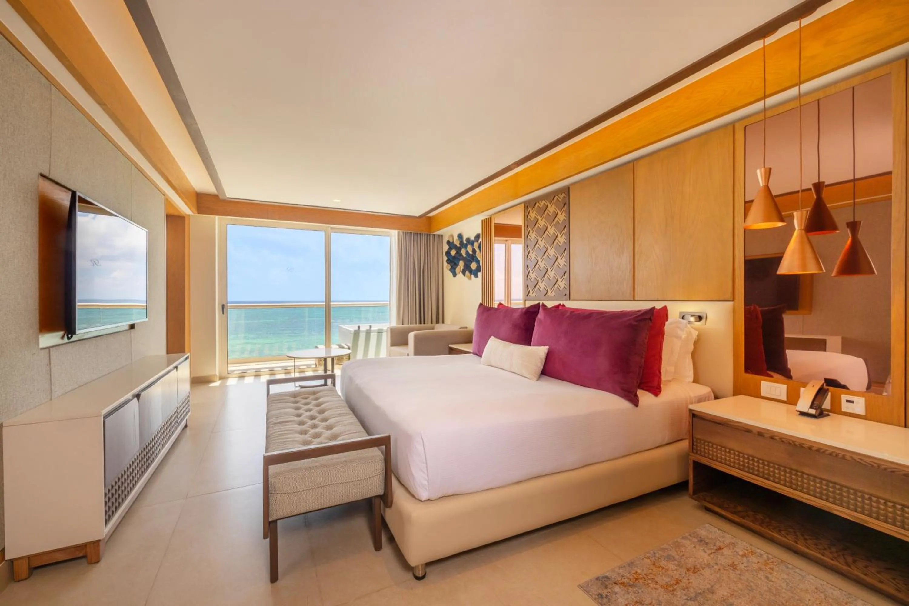 Bedroom, Bed in Royalton Splash Riviera Cancun, An Autograph Collection All-Inclusive Resort