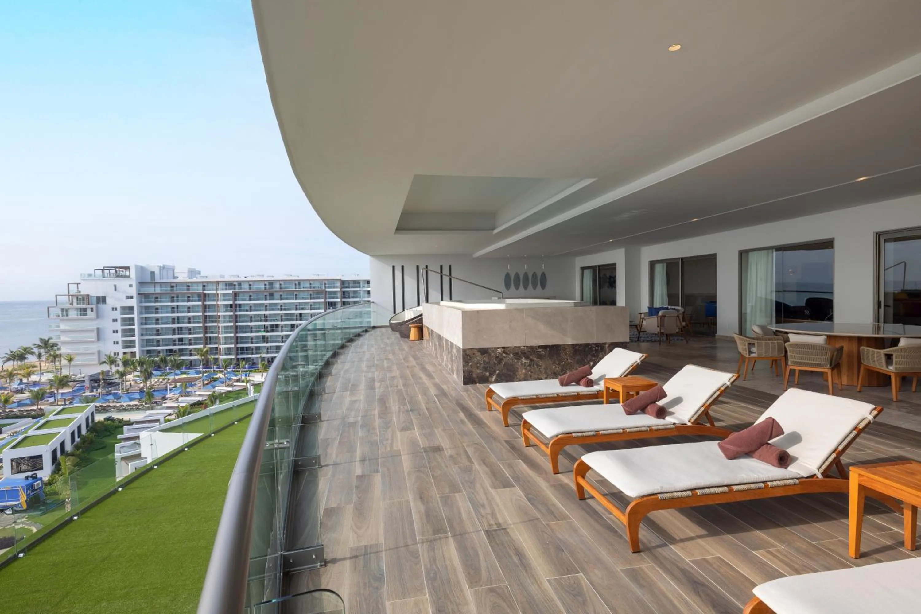 Balcony/Terrace in Royalton Splash Riviera Cancun, An Autograph Collection All-Inclusive Resort