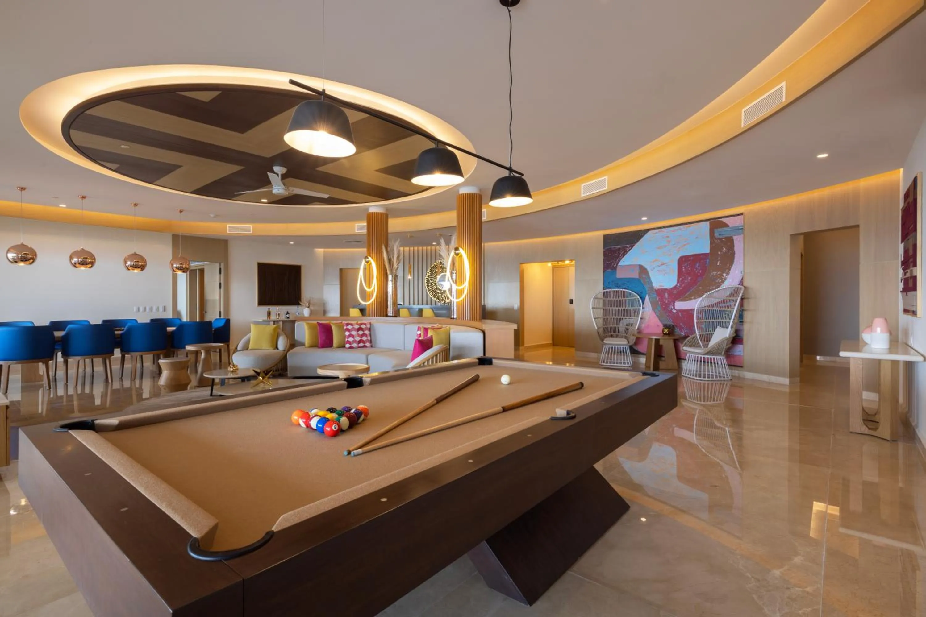 Living room in Royalton Splash Riviera Cancun, An Autograph Collection All-Inclusive Resort