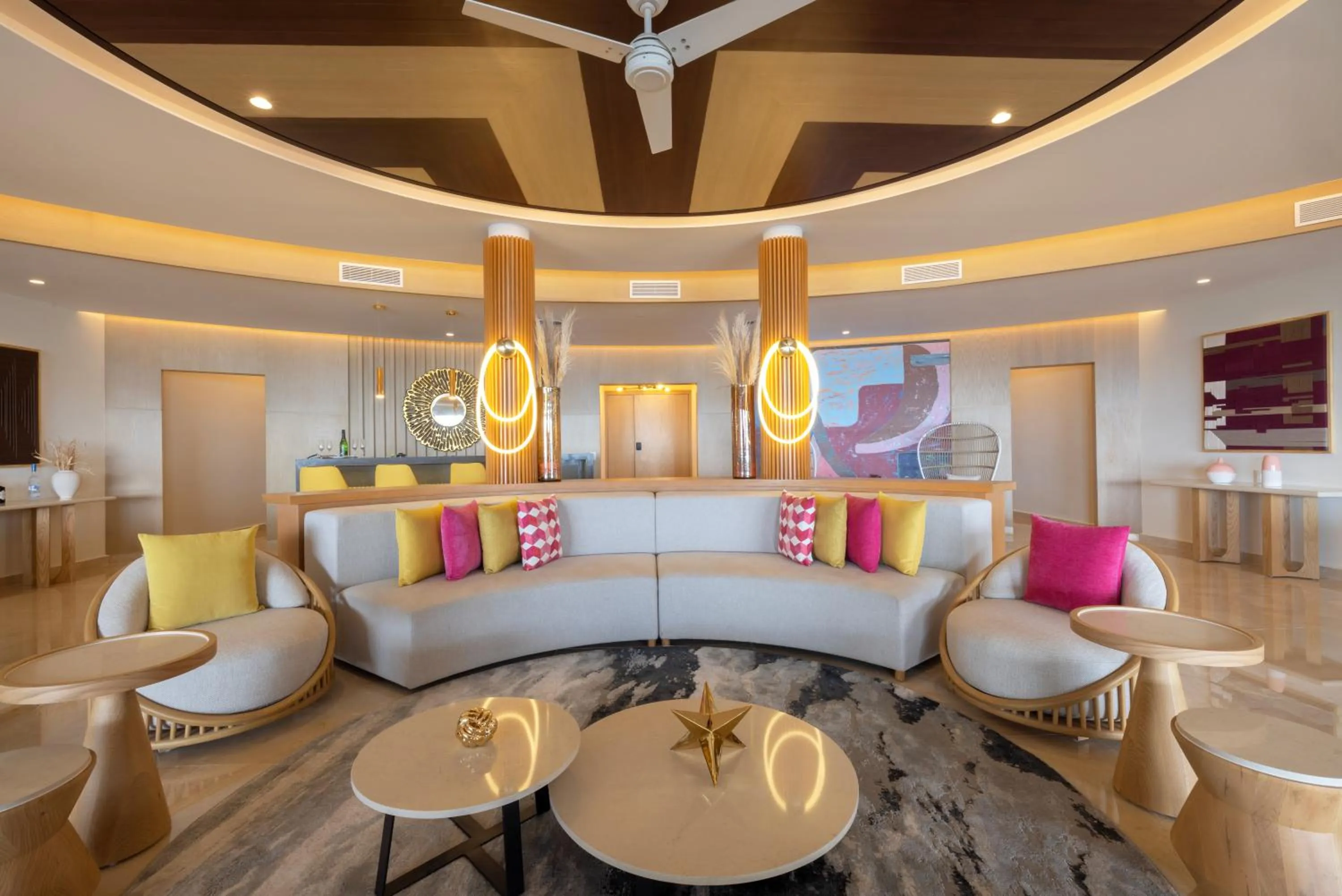 Living room in Royalton Splash Riviera Cancun, An Autograph Collection All-Inclusive Resort