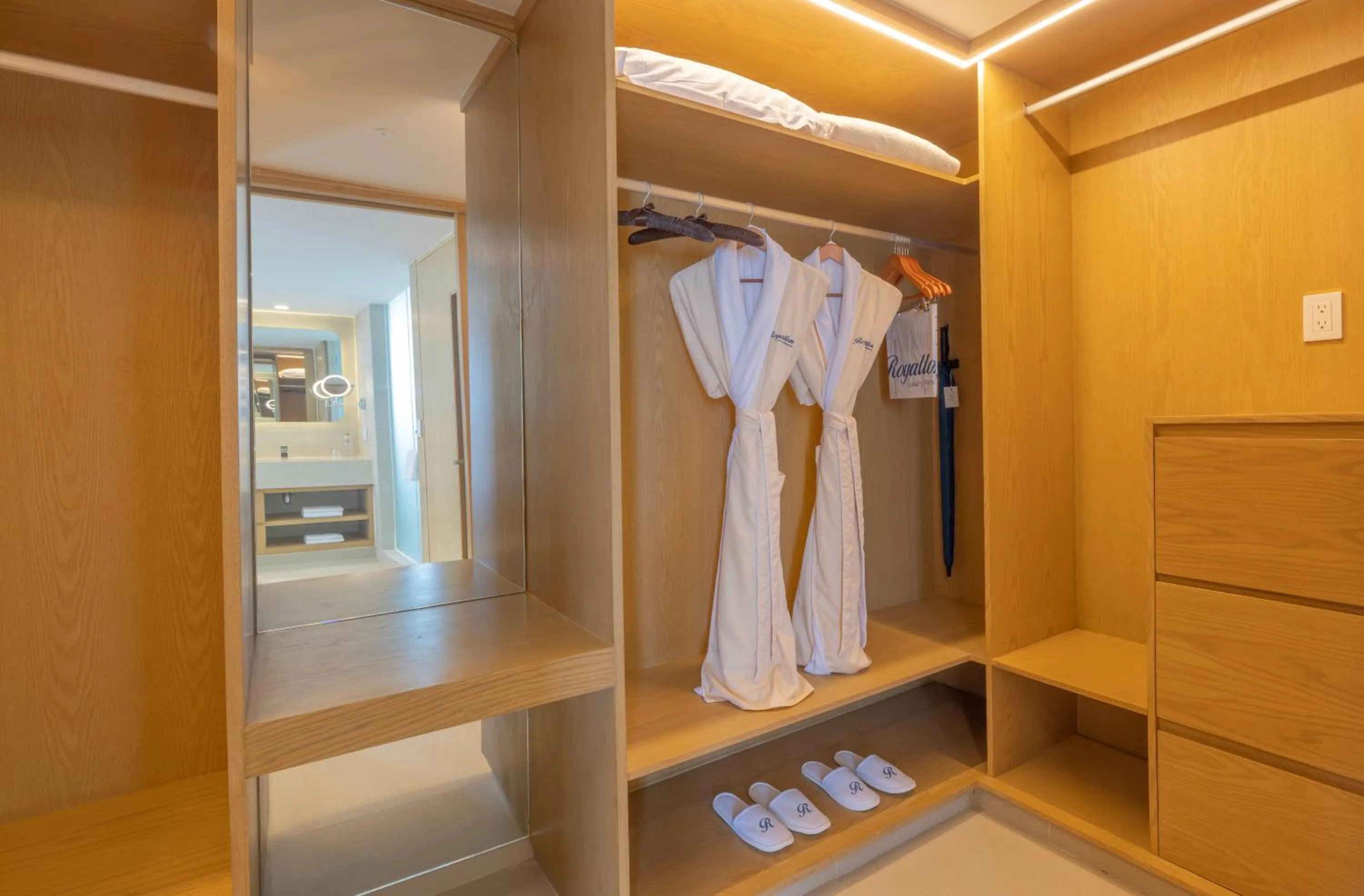 Bathroom in Royalton Splash Riviera Cancun, An Autograph Collection All-Inclusive Resort