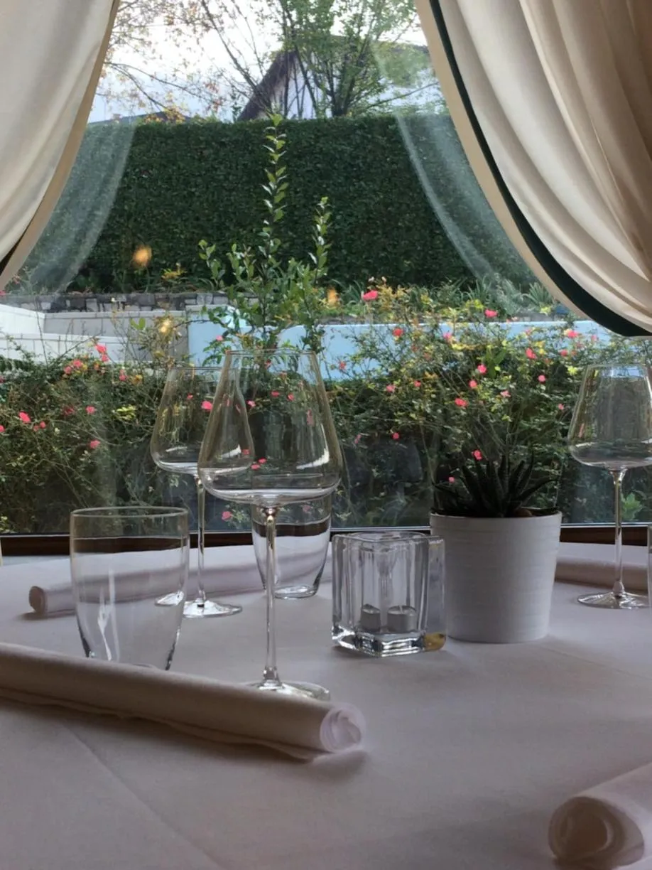 Restaurant/places to eat in Villa Kinzica