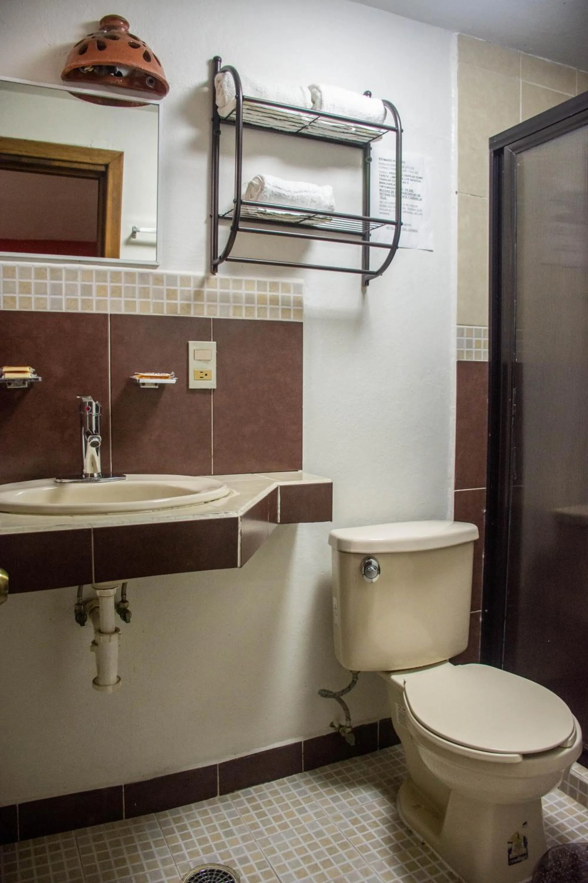 Bathroom in Hotel Real del Carmen - Ideal para familias y parejas