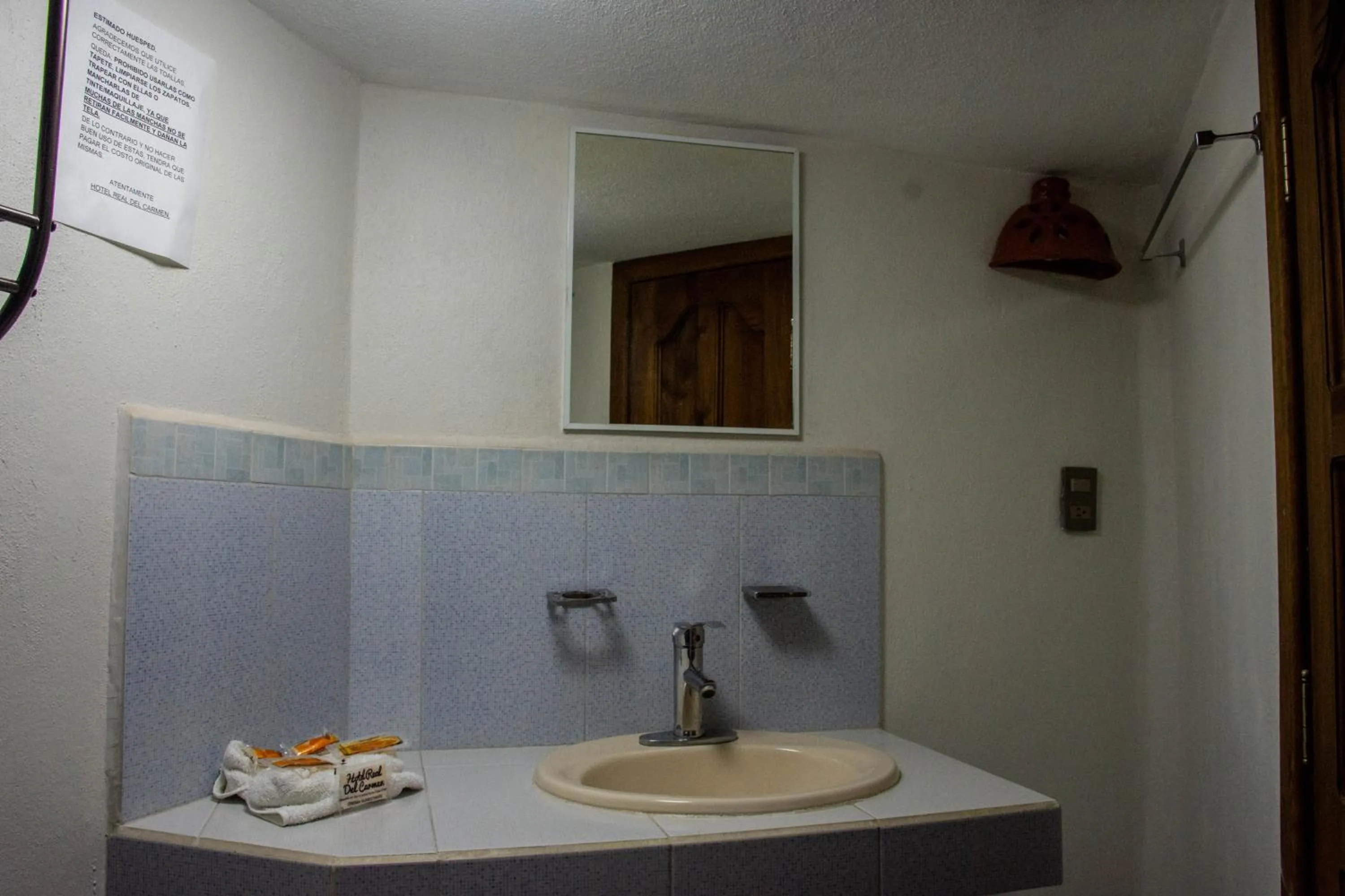 Bathroom in Hotel Real del Carmen - Ideal para familias y parejas