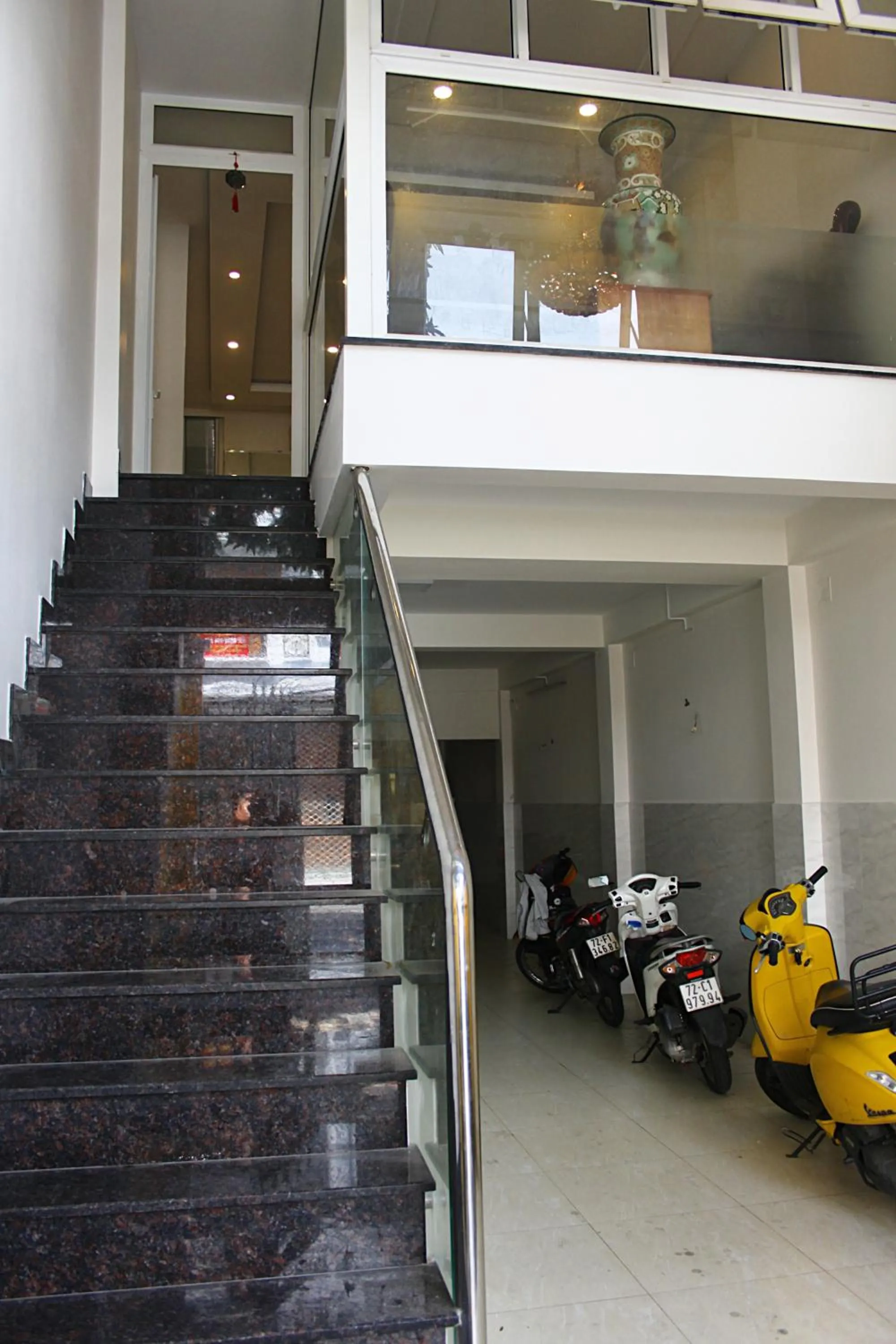 Parking in Anh Truc House - Near Front Beach