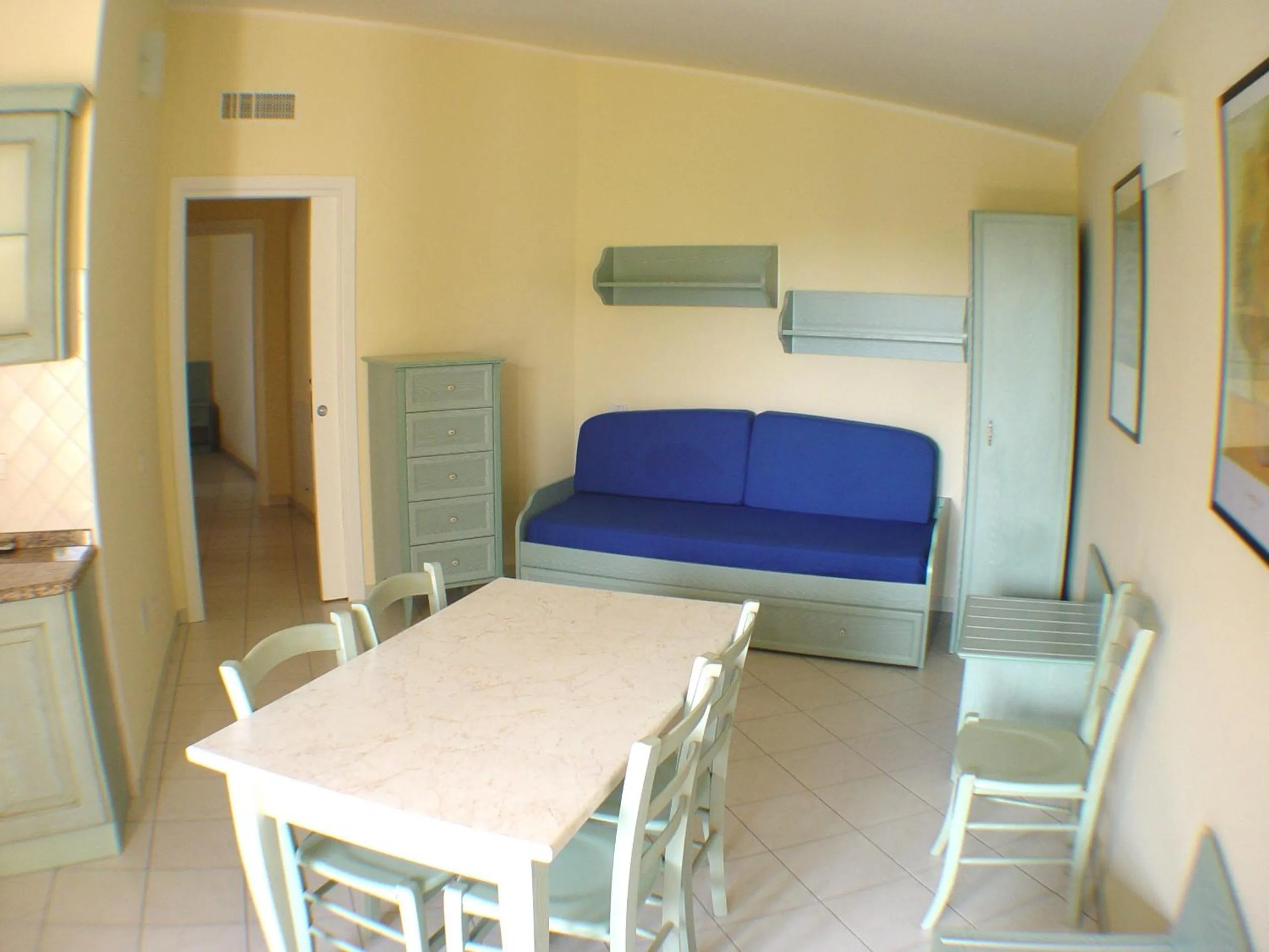 Kitchen or kitchenette in Palm Village