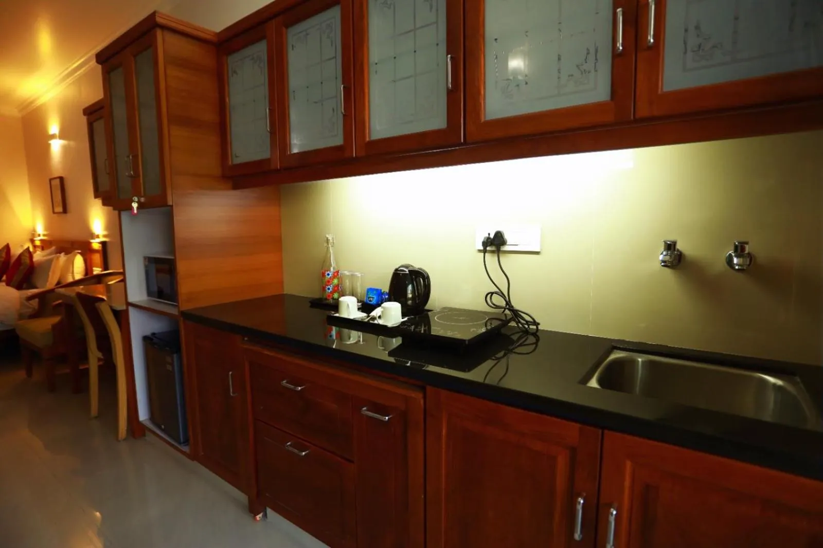 microwave in TGR SUITES