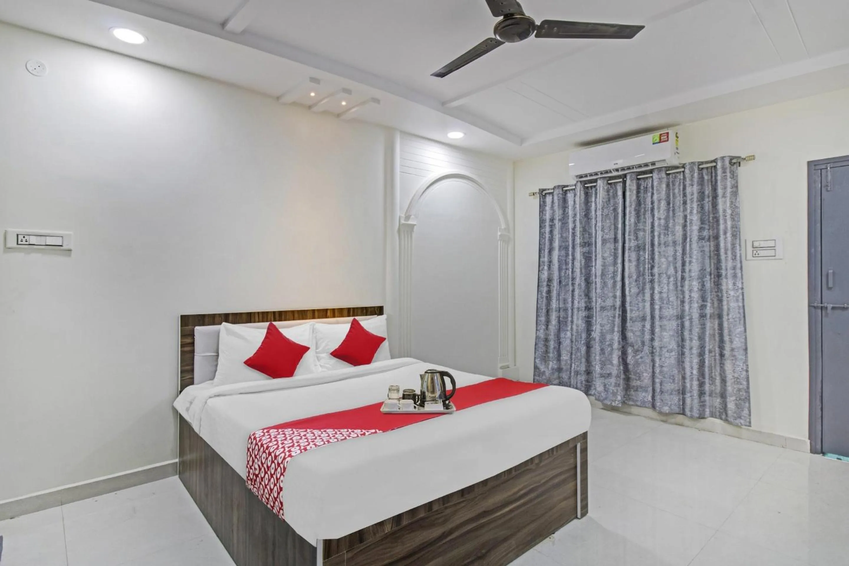 Bedroom, Bed in Hotel O Pritesh Grand