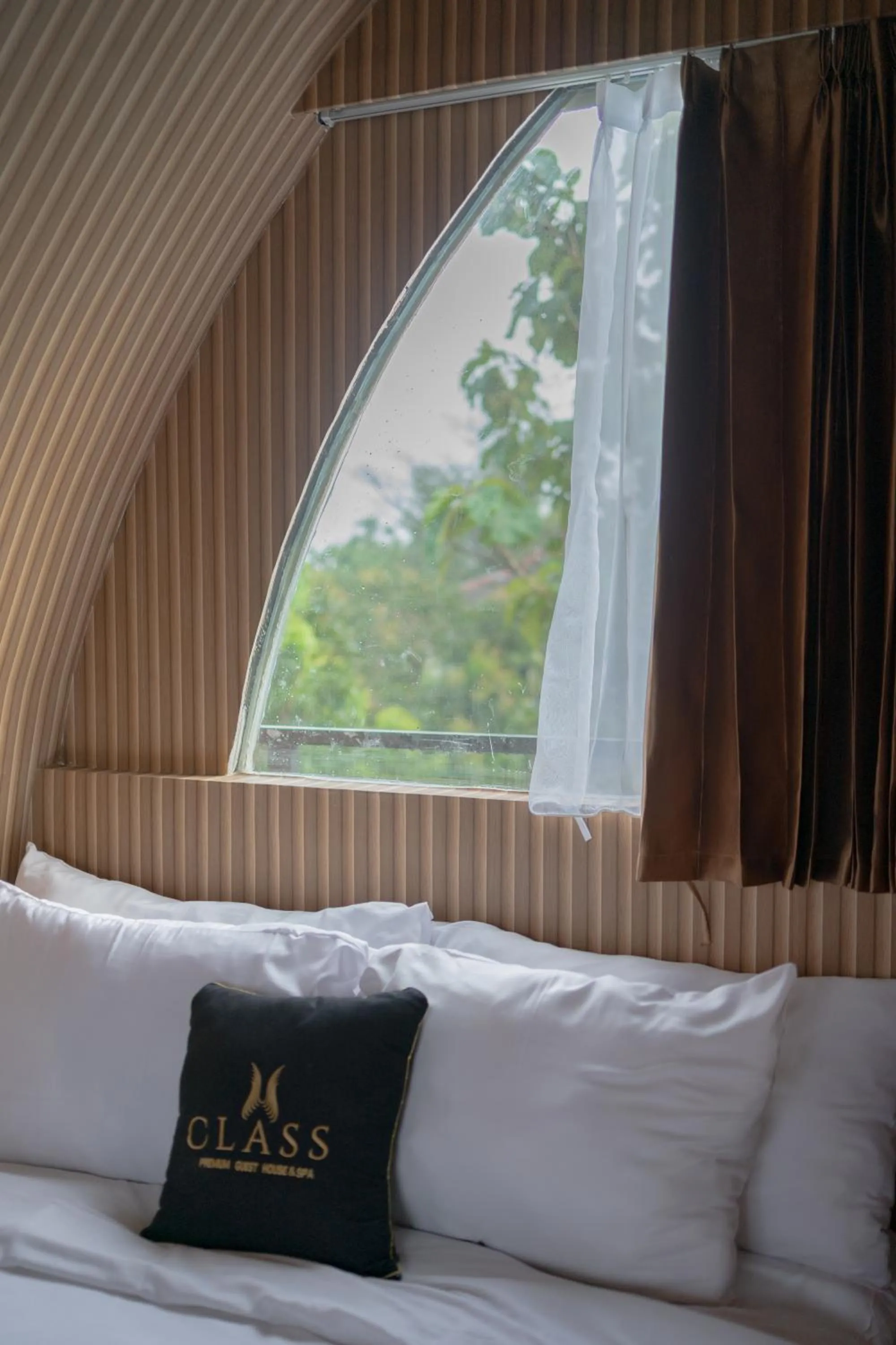 Bed in Class Premium Guest House