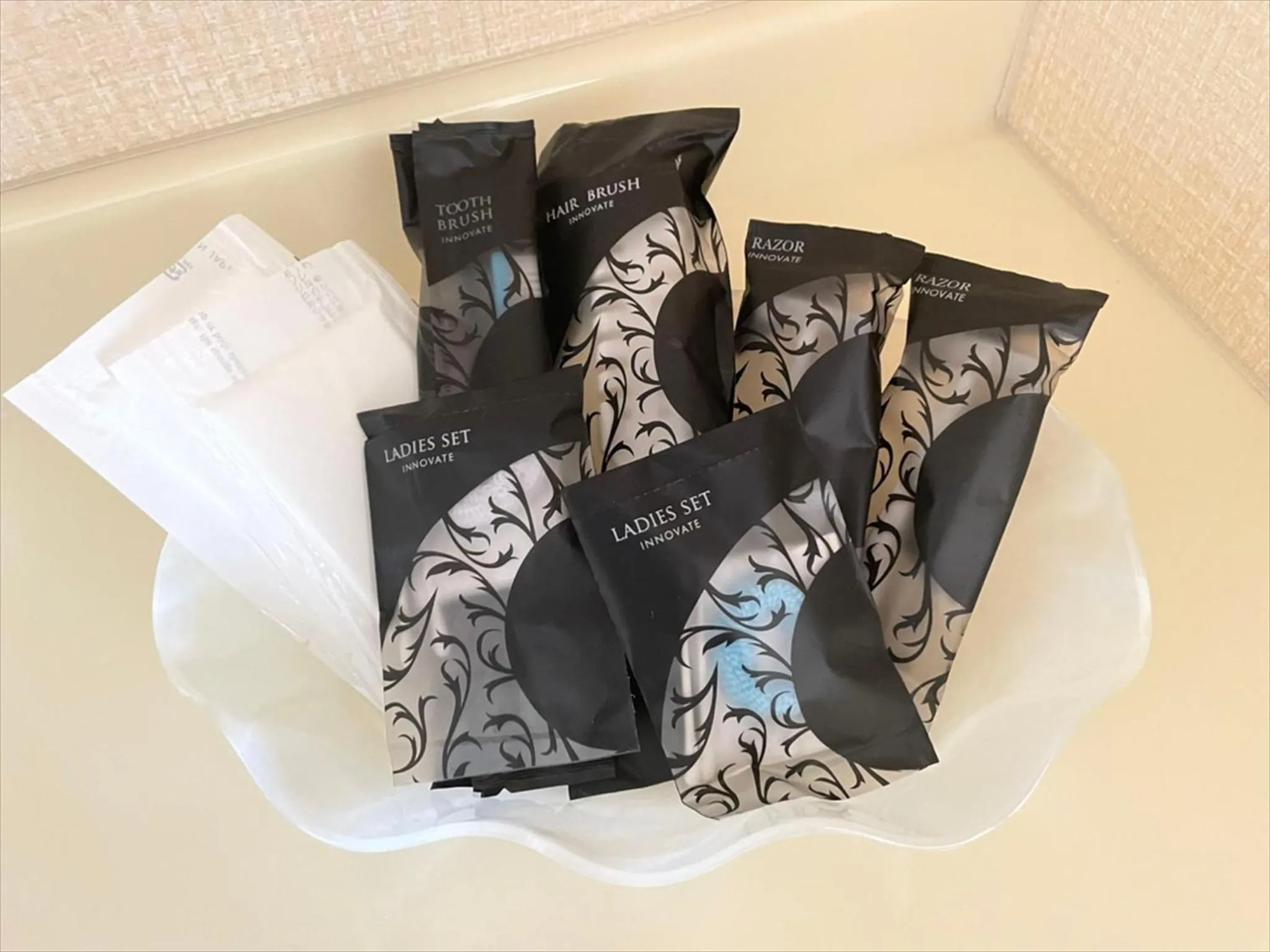 Photo of the whole room in HOTEL PACIFIC VIEW Rental car included & pet-friendly