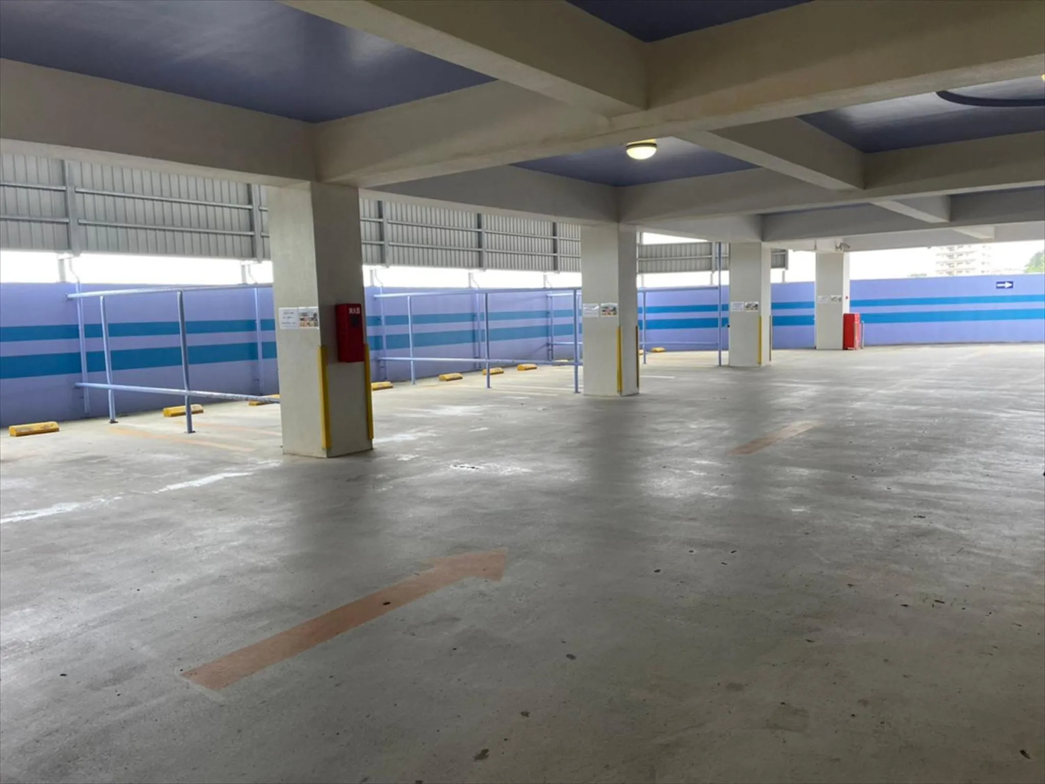 Parking in HOTEL PACIFIC VIEW Rental car included & pet-friendly
