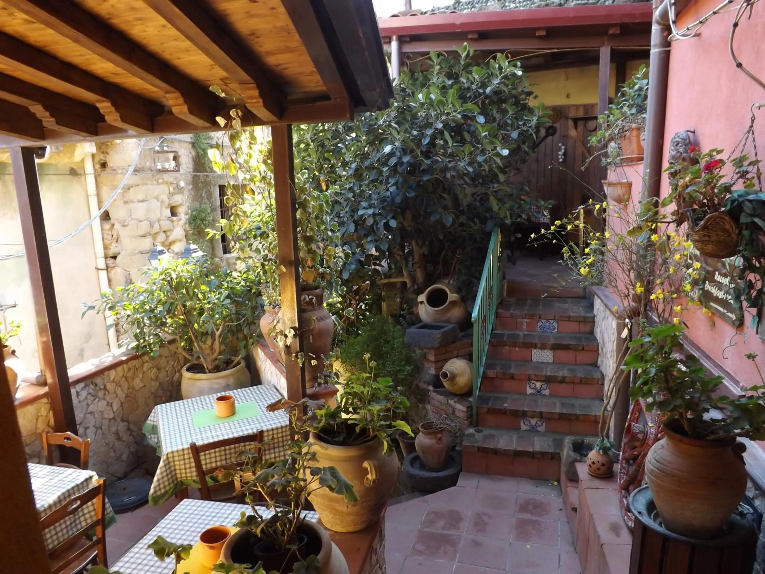 Restaurant/places to eat in Albergo Diffuso Borgo Santa Caterina "Vintage"