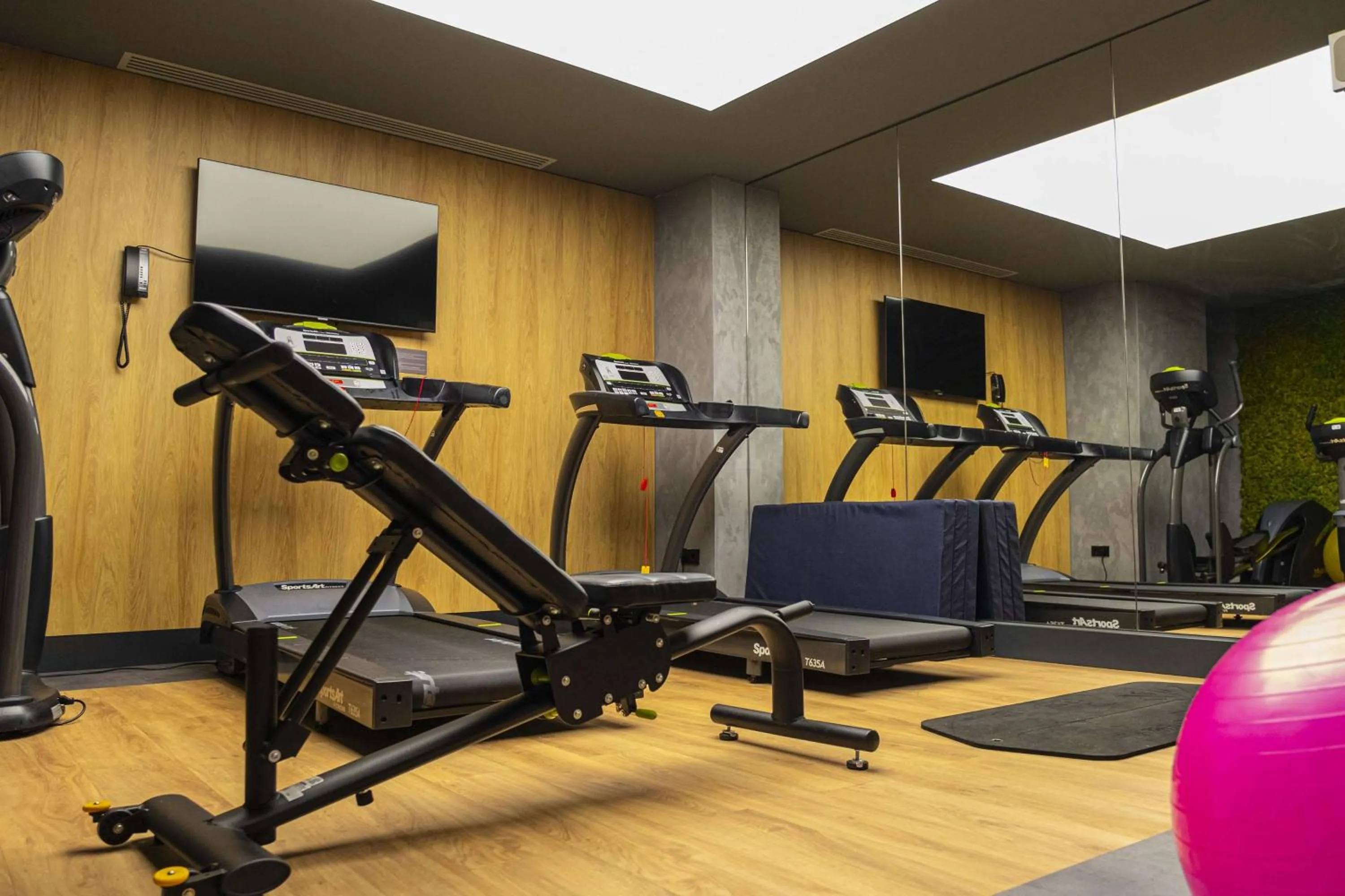 Fitness centre/facilities in Radisson Blu Aurum Hotel, Brasov