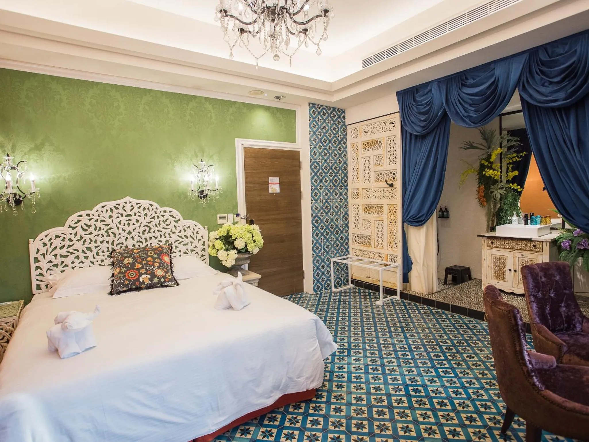 Bed in Anna King Hotel