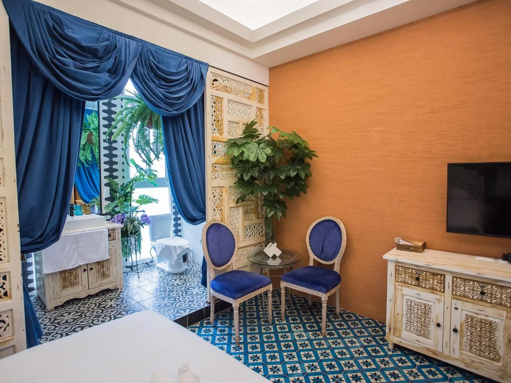 Bed in Anna King Hotel