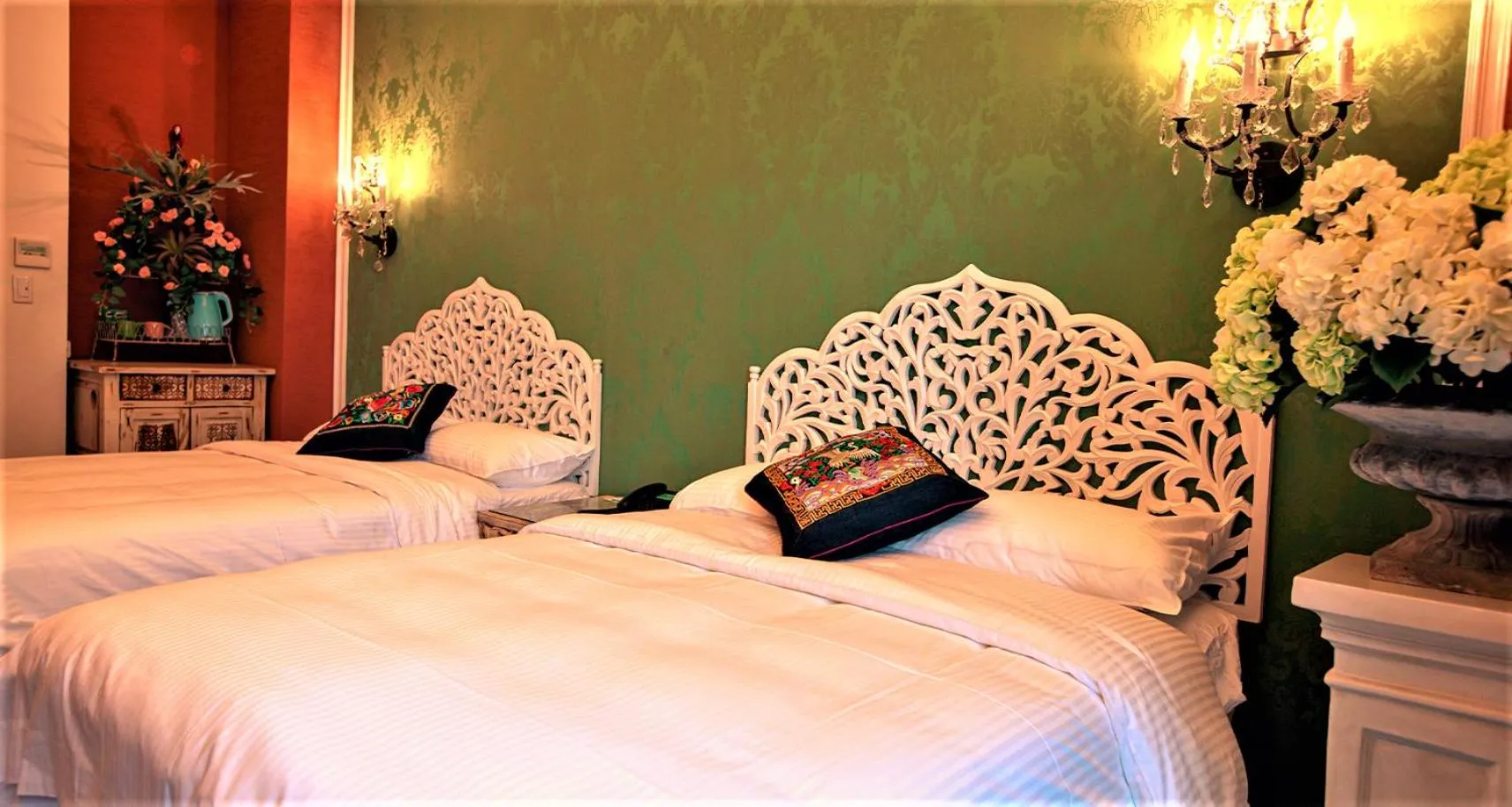 Bed in Anna King Hotel