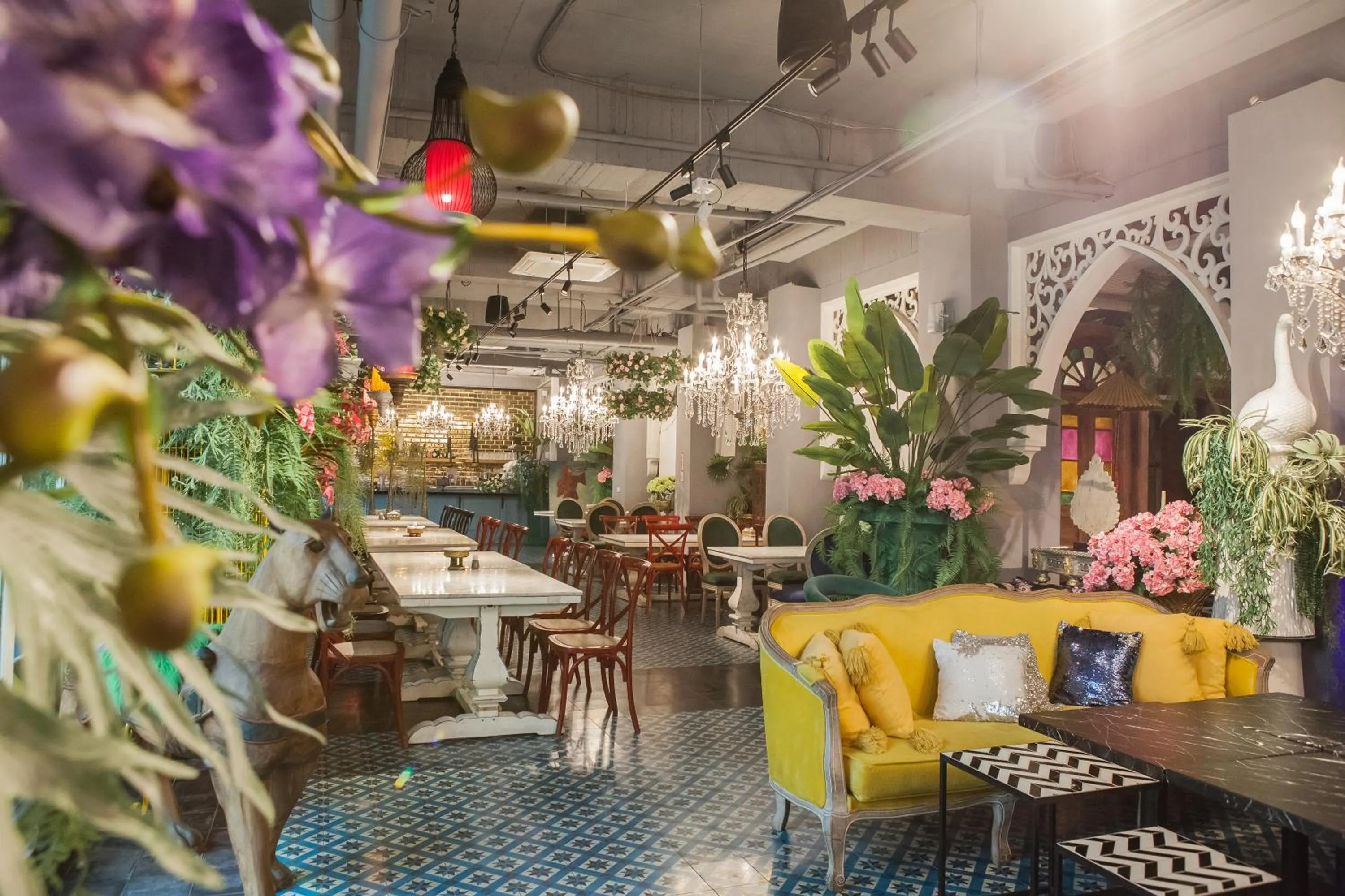 Restaurant/places to eat in Anna King Hotel