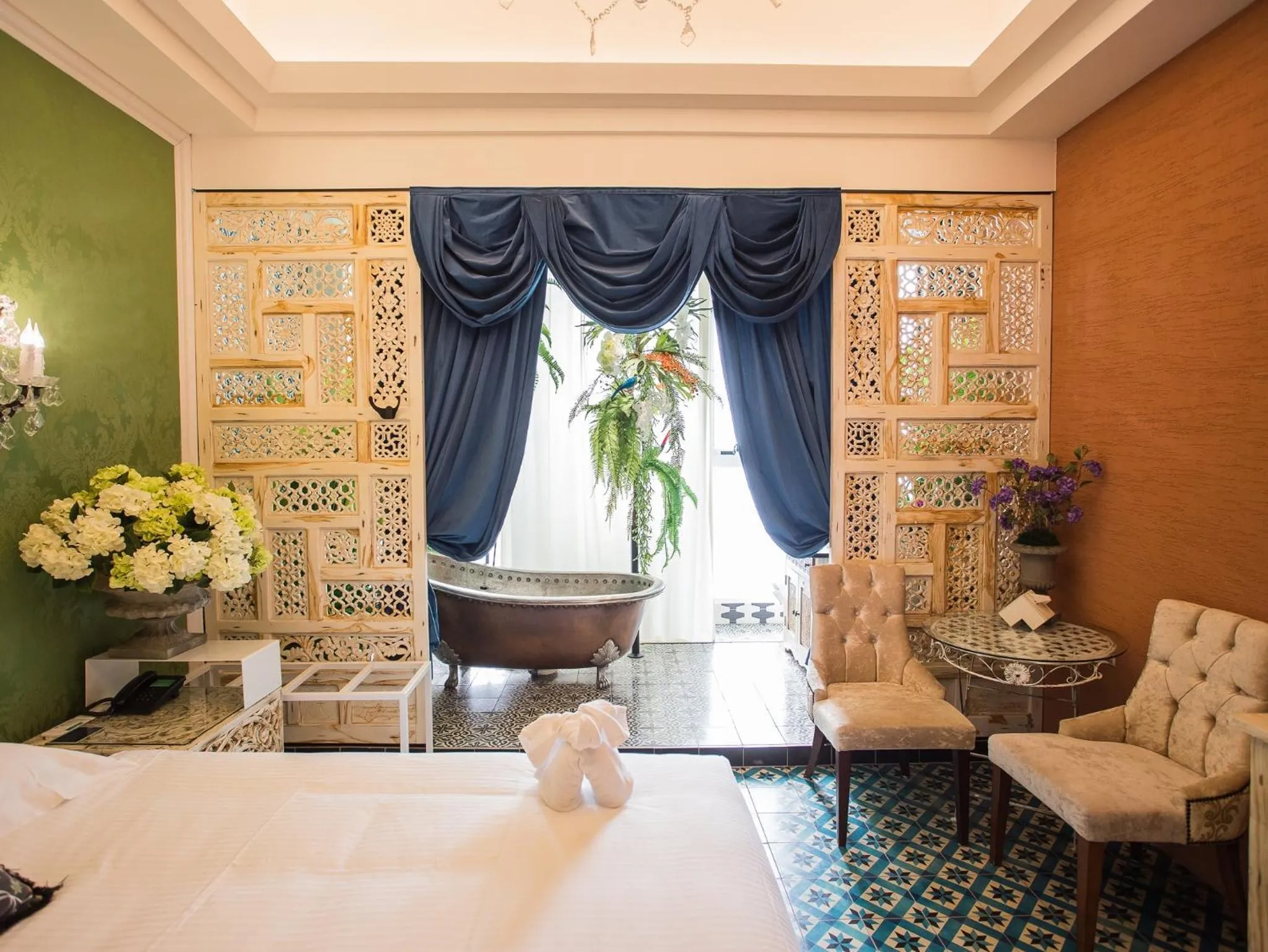 Bed in Anna King Hotel