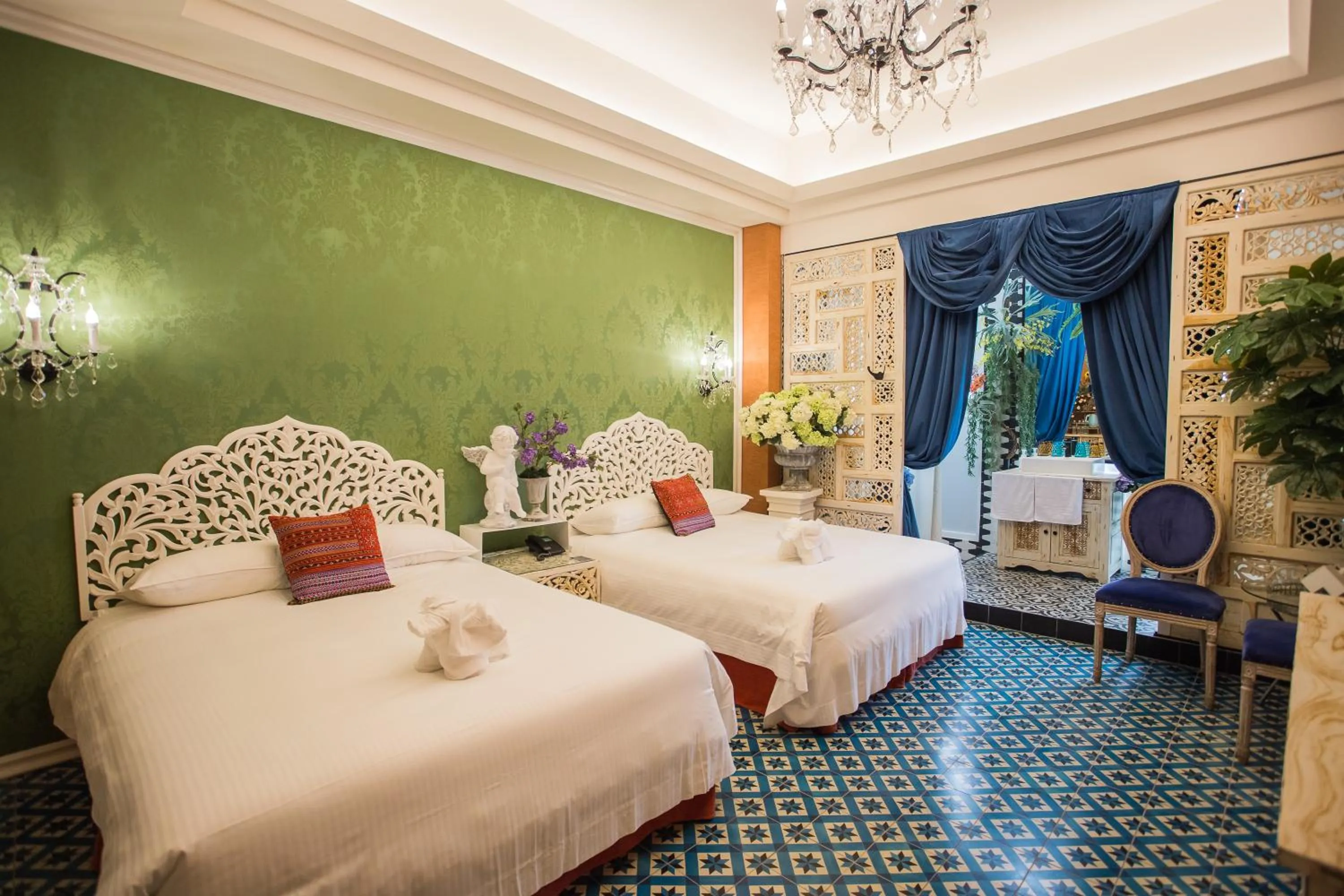 Bed in Anna King Hotel