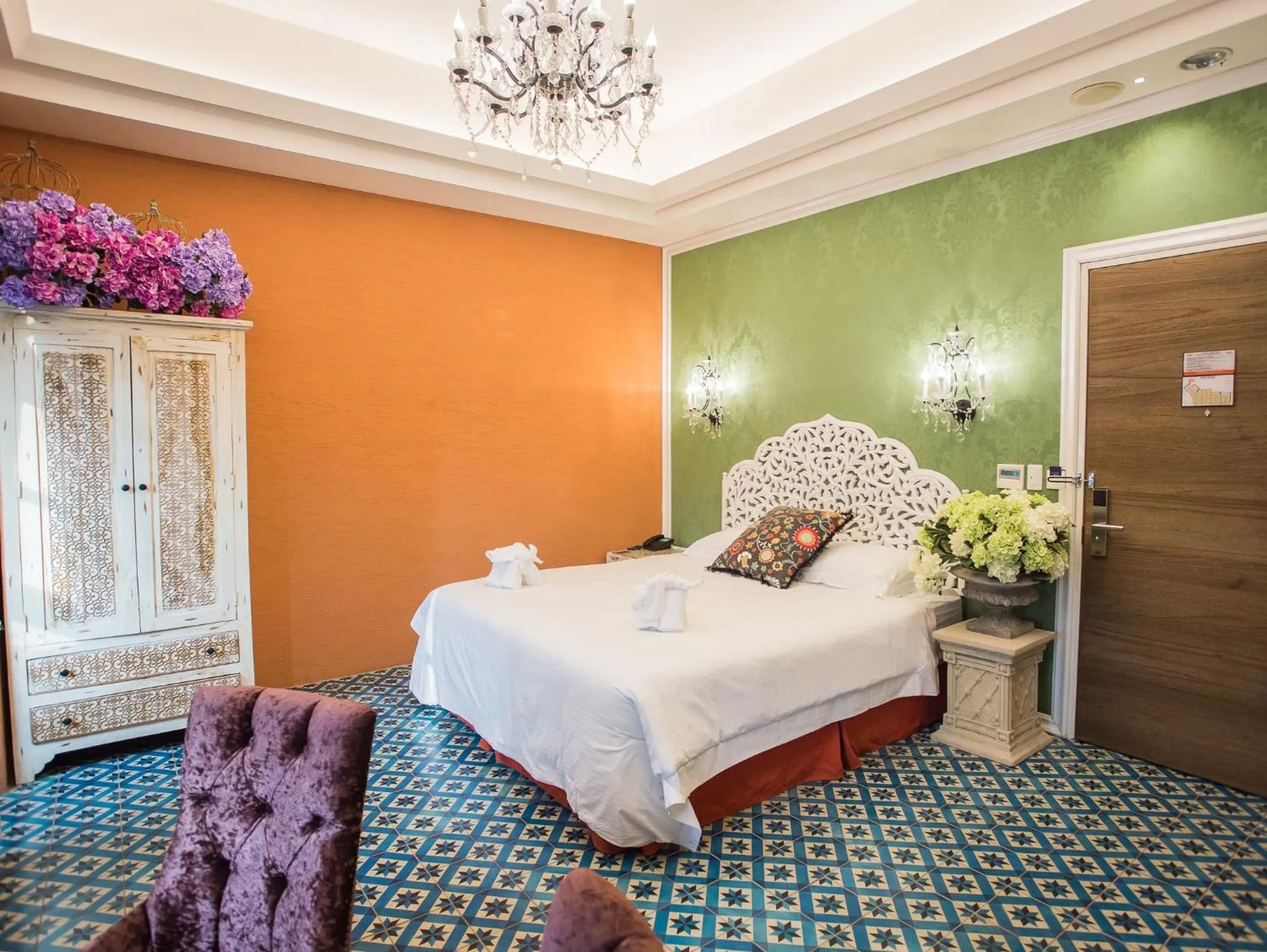 Bed in Anna King Hotel