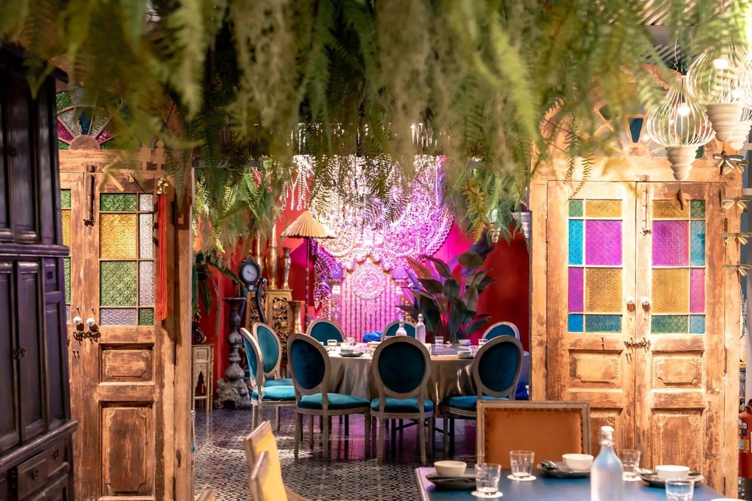 Restaurant/places to eat in Anna King Hotel