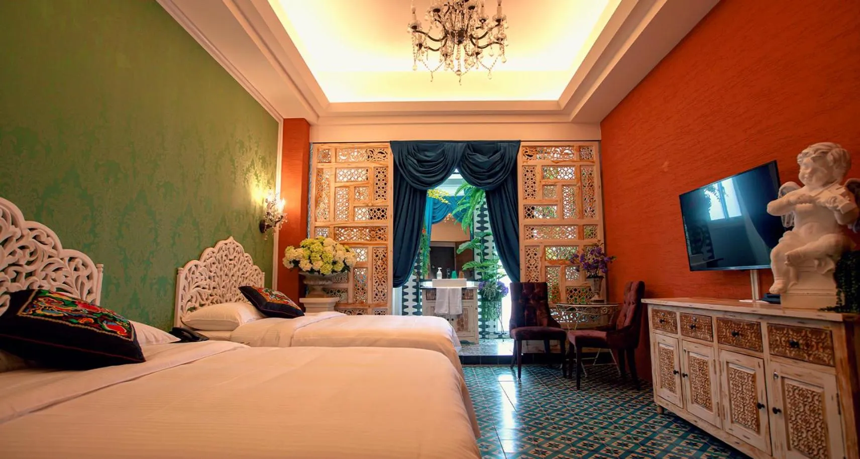 Bed in Anna King Hotel