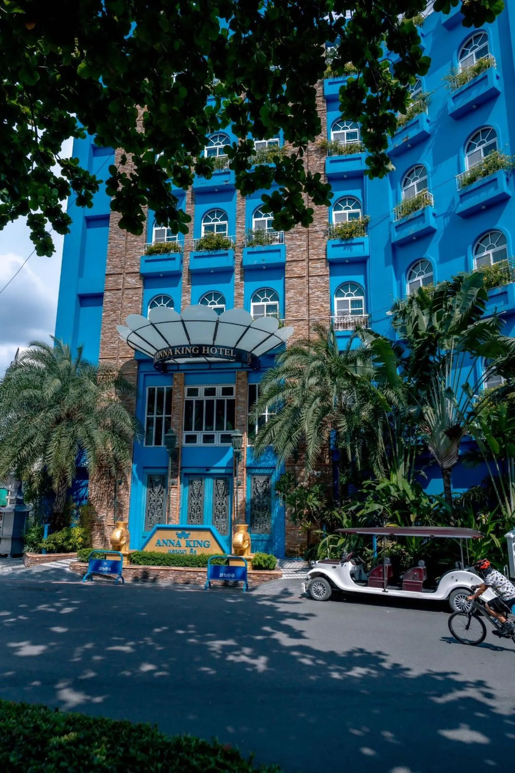 Property building in Anna King Hotel