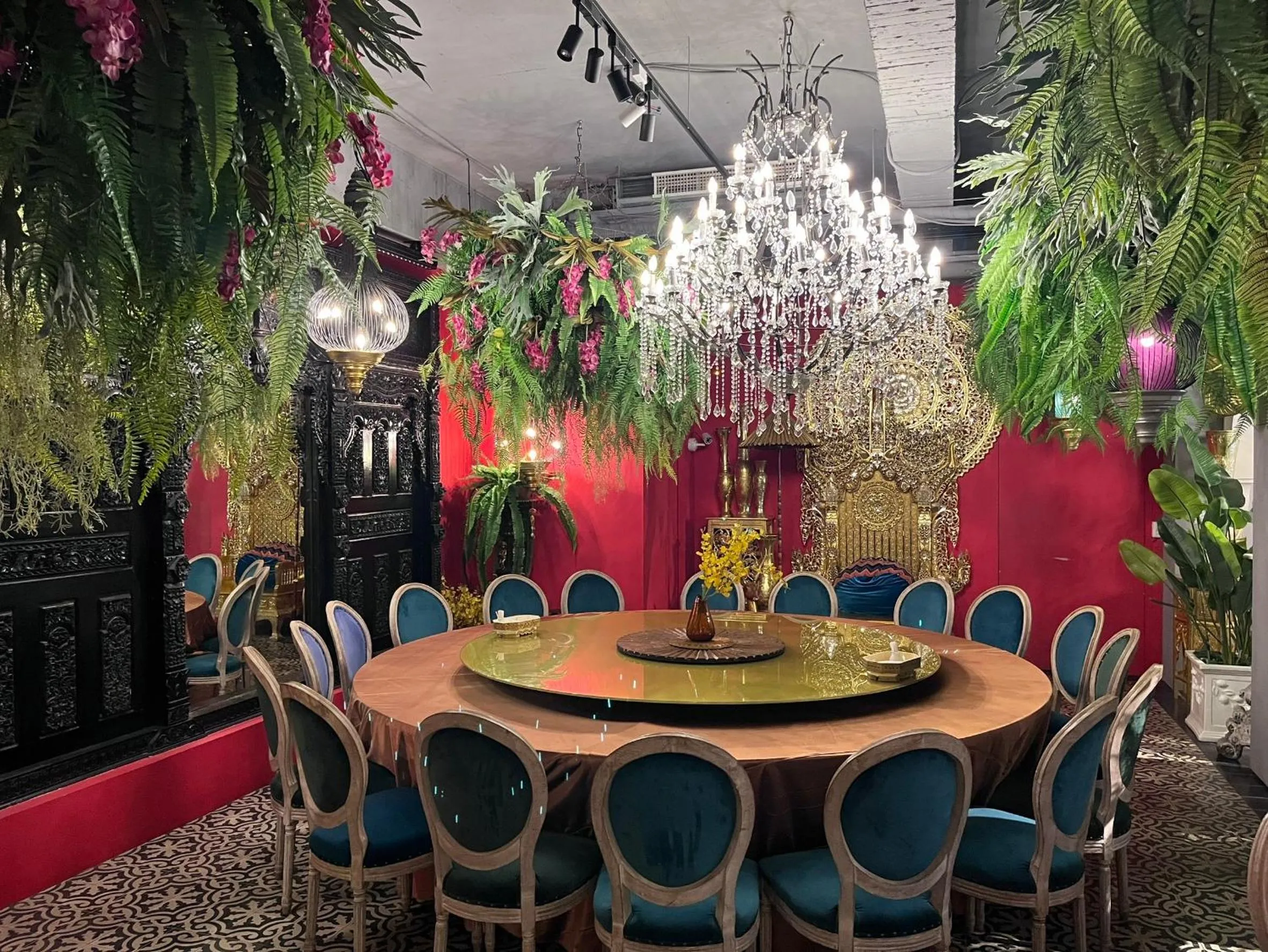 Restaurant/places to eat in Anna King Hotel