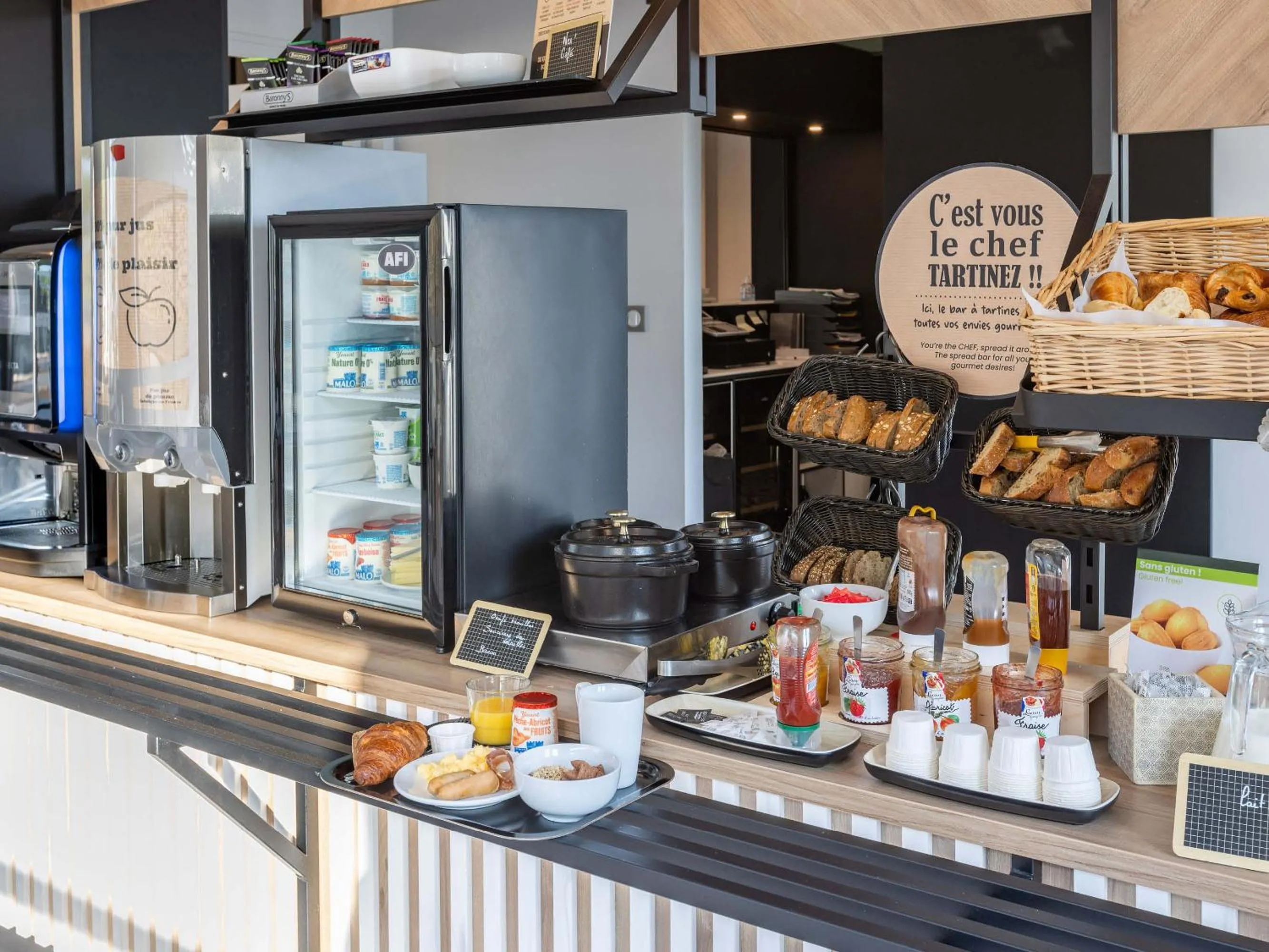 Breakfast in B&B HOTEL Rennes Parc Expo Aéroport