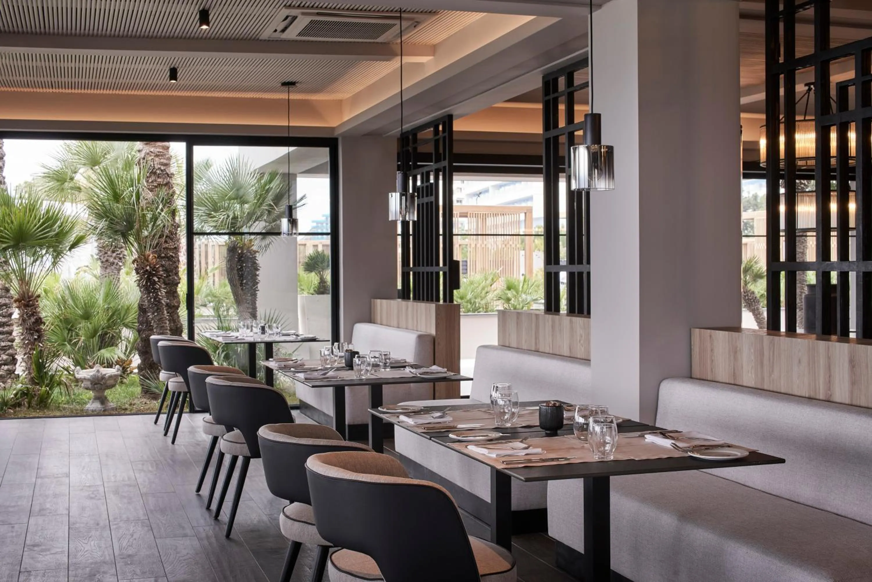 Restaurant/places to eat in Ammades All Suites Beach Hotel & Spa - Adults Only