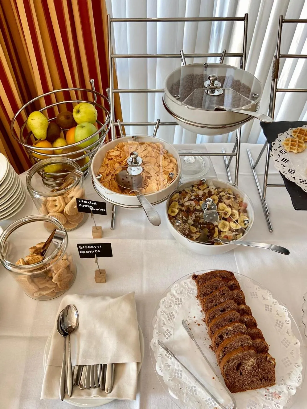 Buffet breakfast in Hotel Olivo