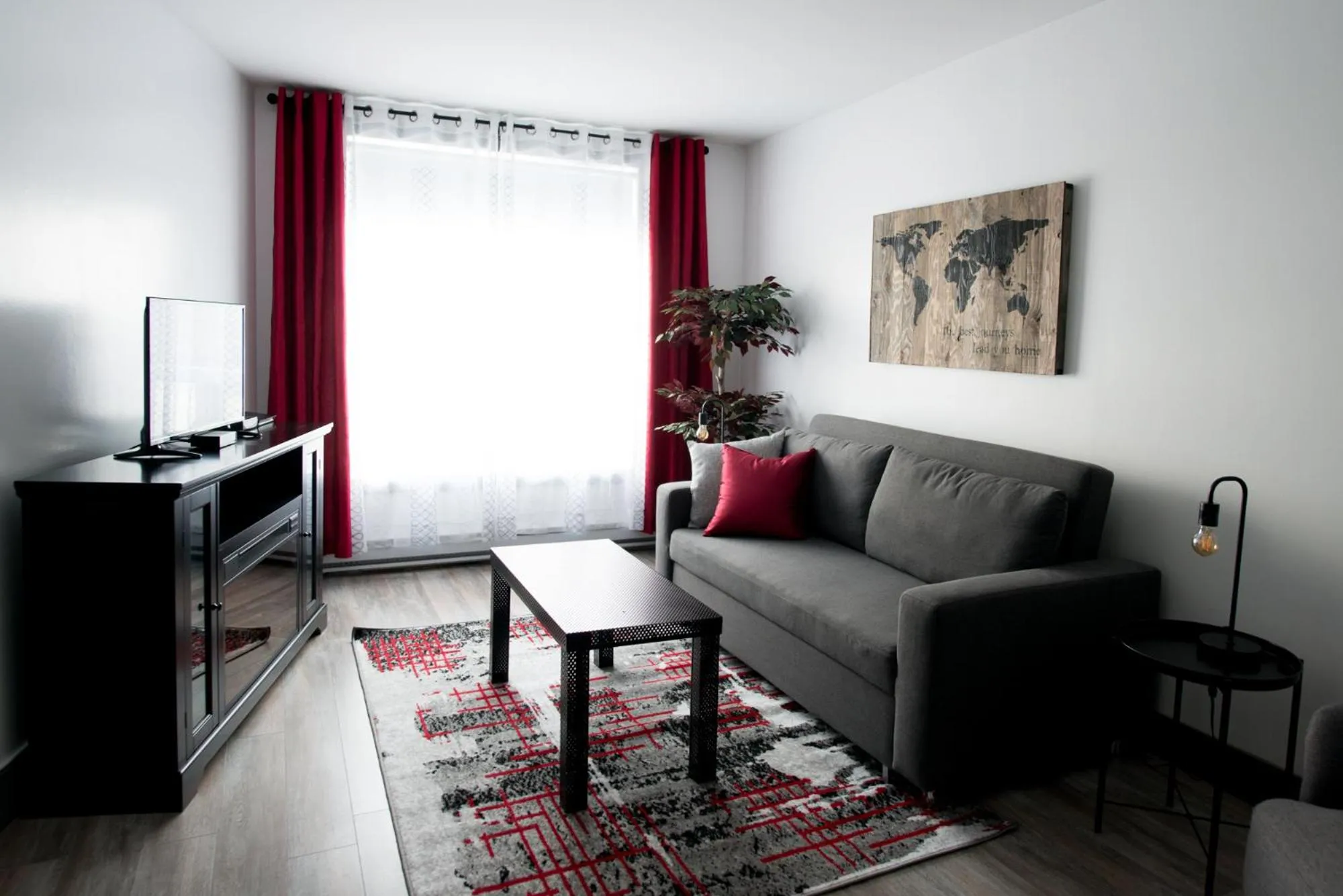 TV and multimedia in Le Court-Toit