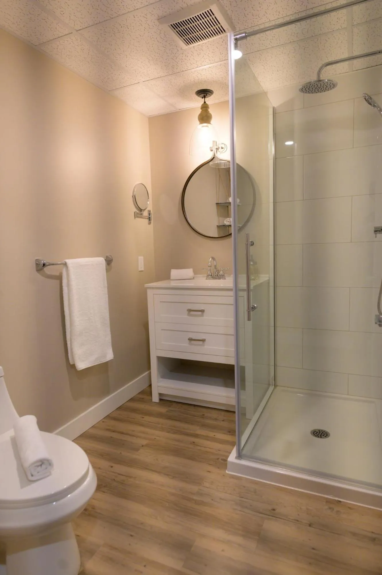 Toilet in Le Court-Toit