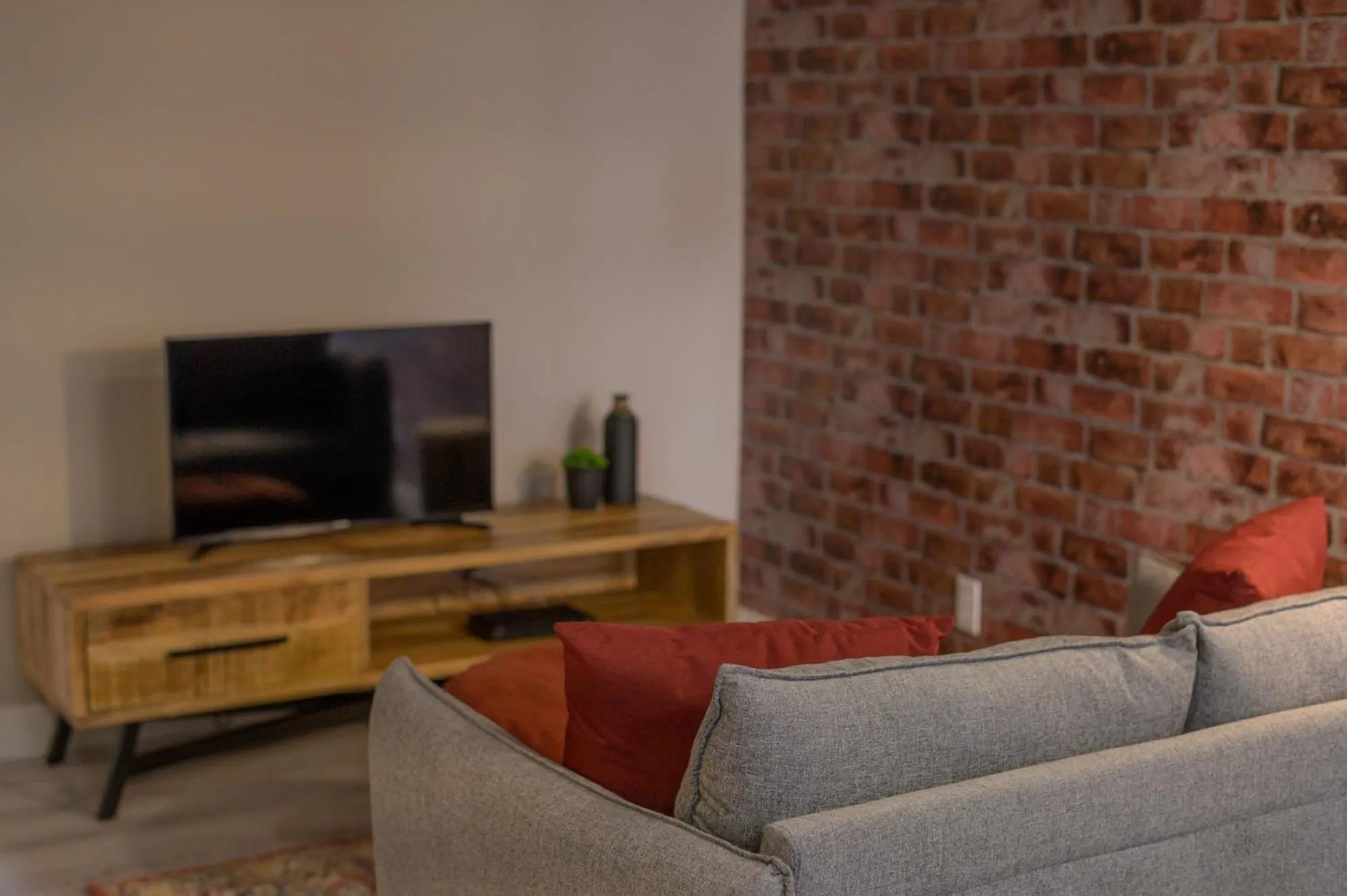 TV and multimedia in Le Court-Toit