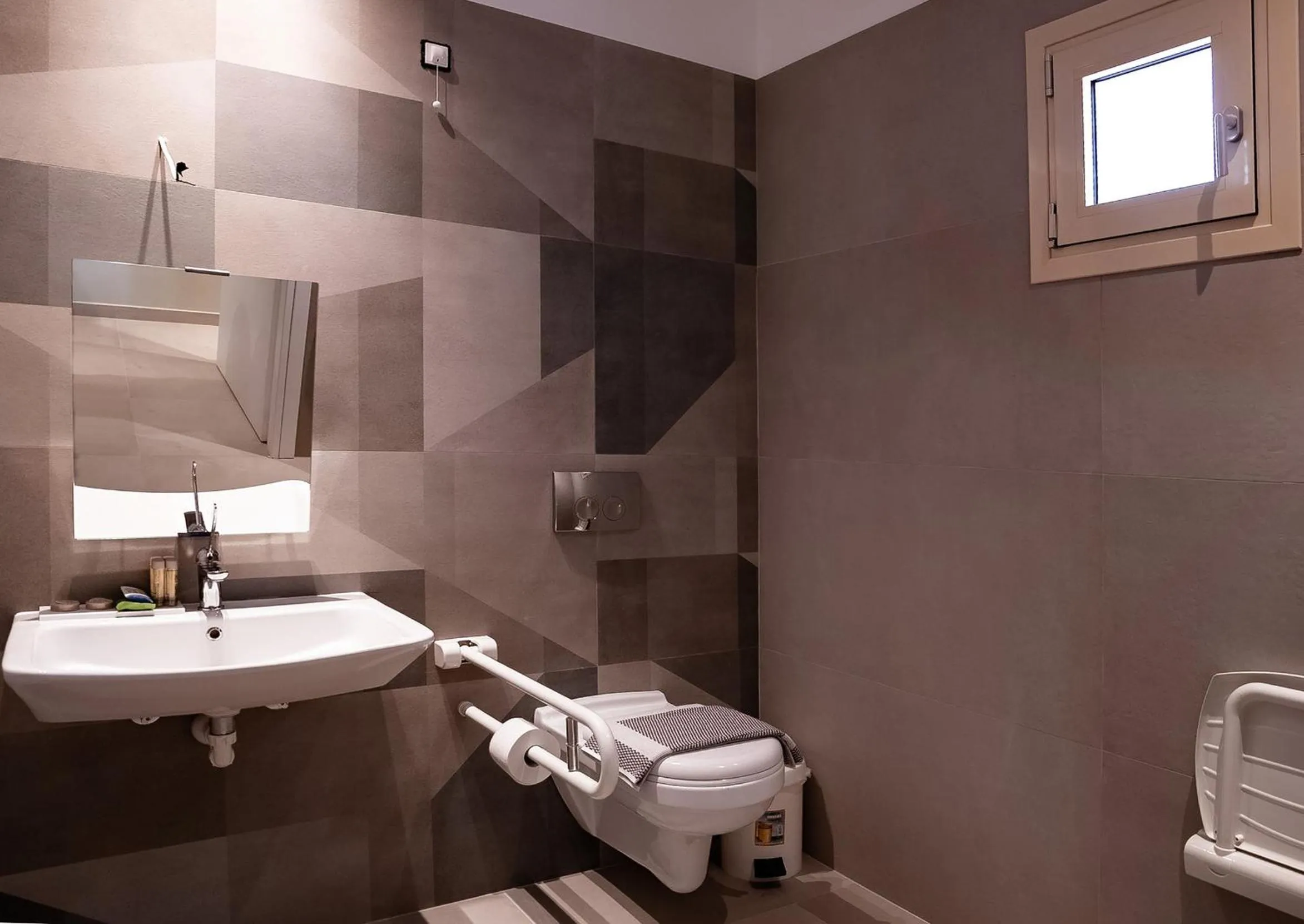 Bathroom in Tresor Sousouras