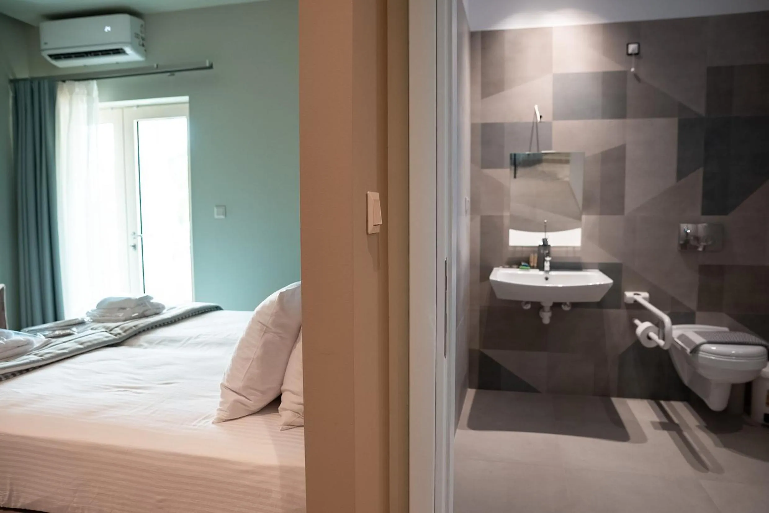 Bed in Tresor Sousouras