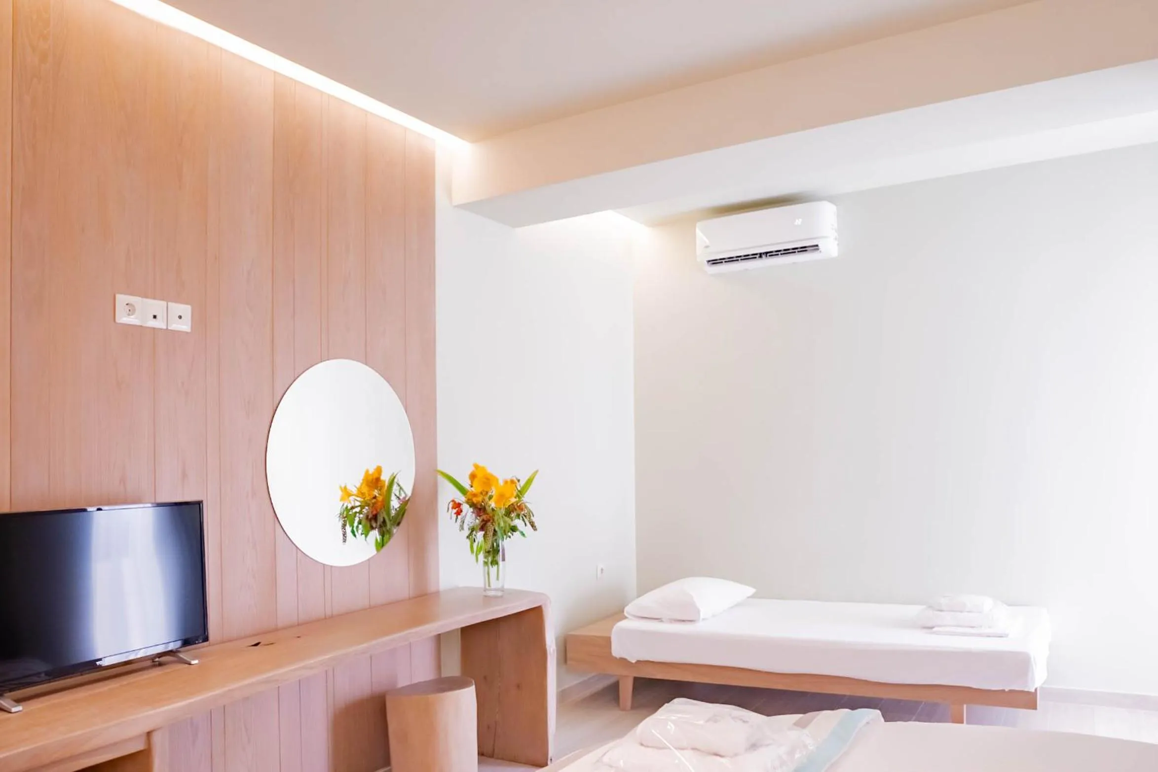 Photo of the whole room, Bed in Tresor Sousouras