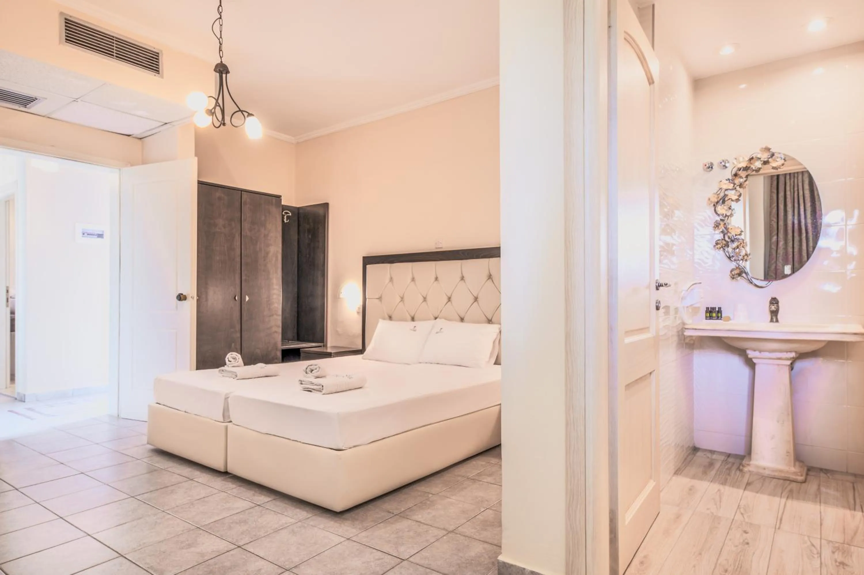 Bed in Tresor Sousouras