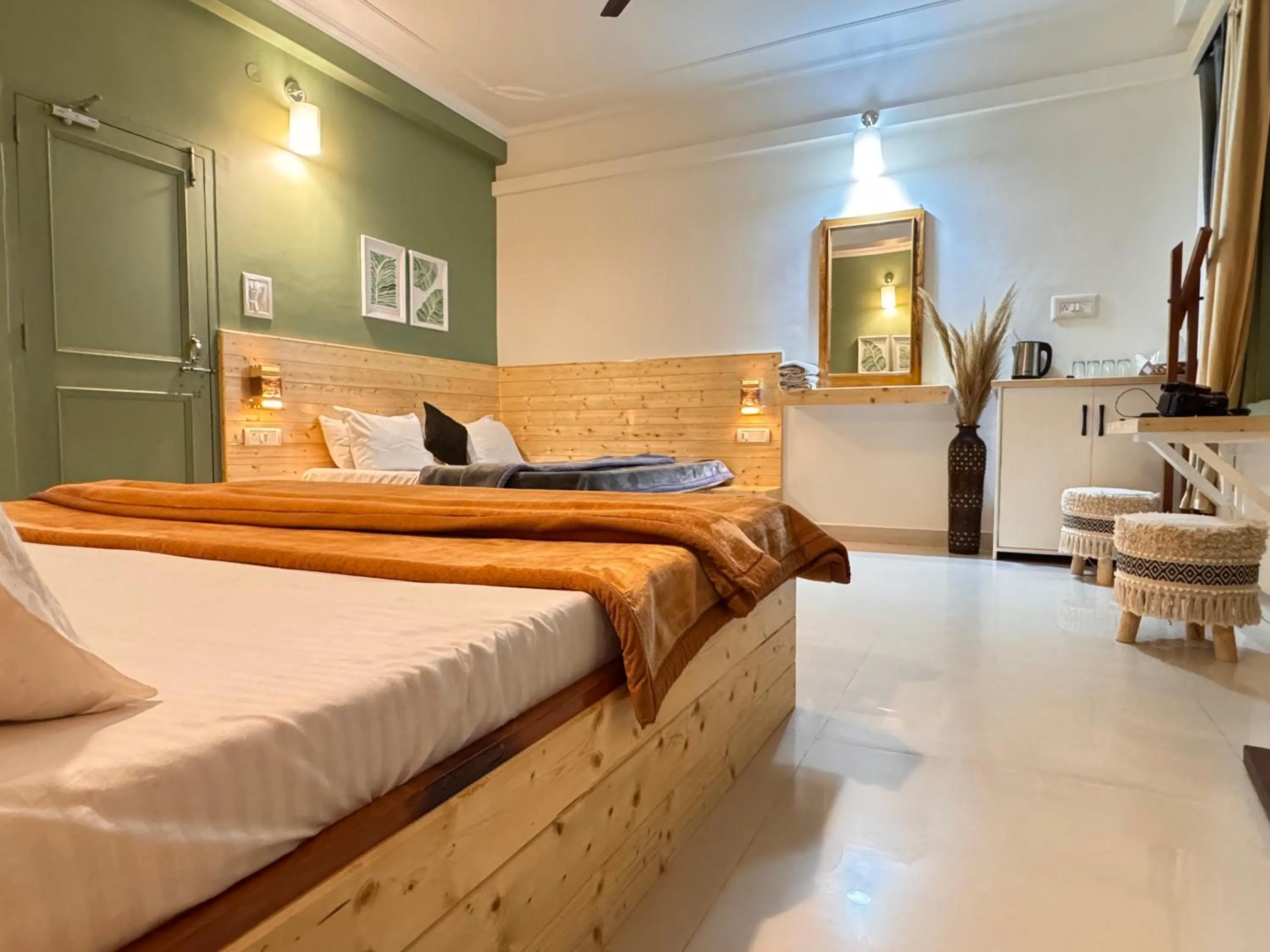 Bedroom, Bed in The Royal Orchard Kasol