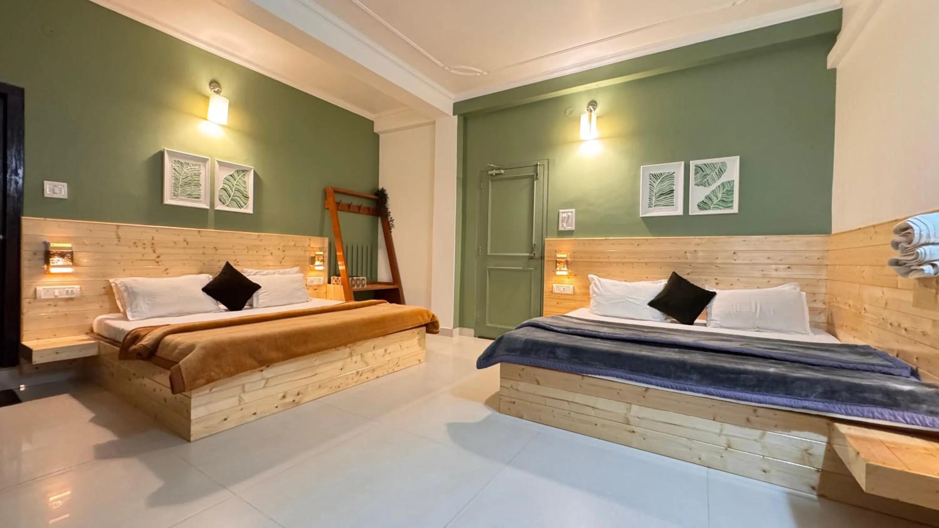 Bedroom, Bed in The Royal Orchard Kasol