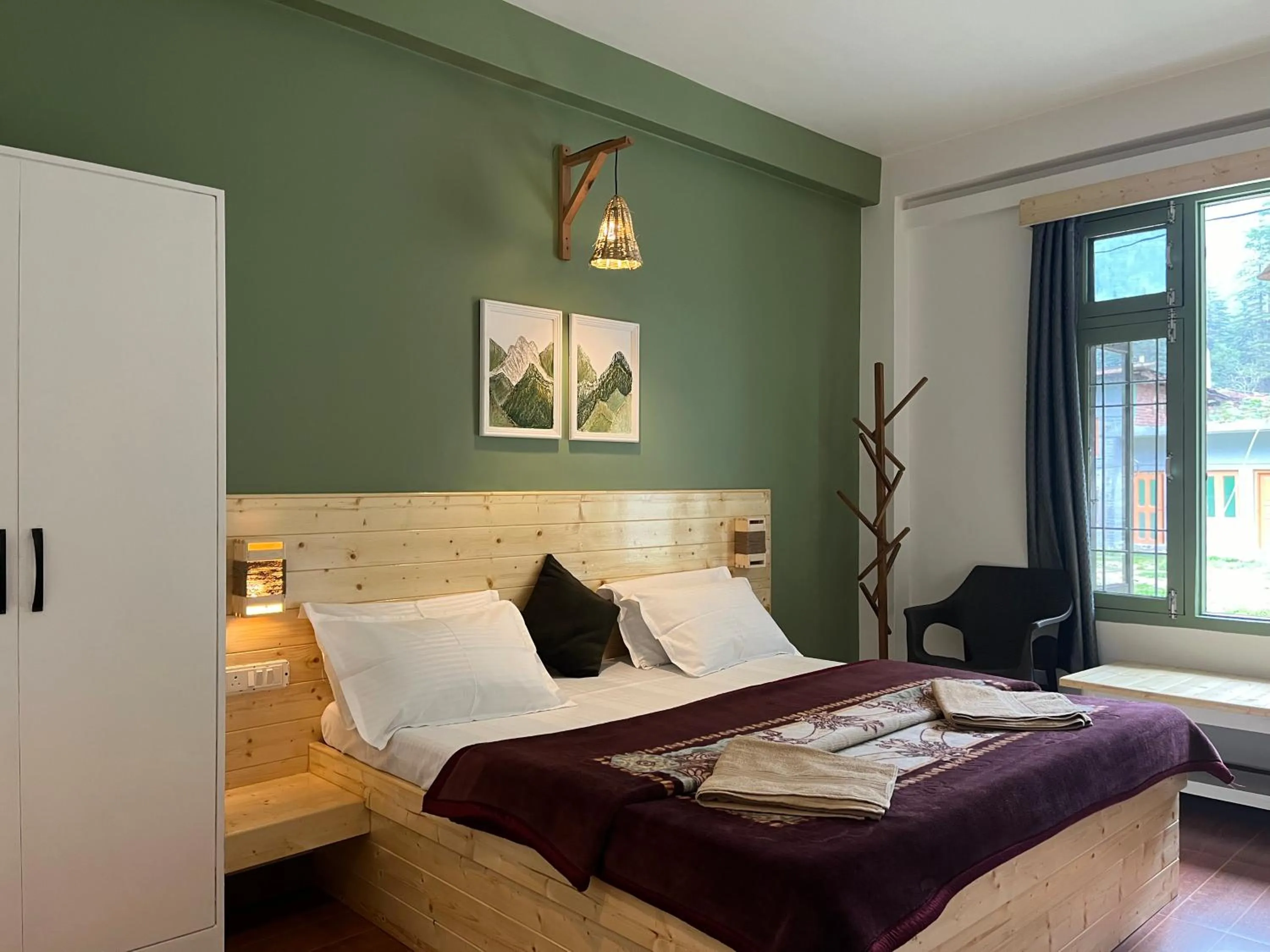 Bedroom, Bed in The Royal Orchard Kasol