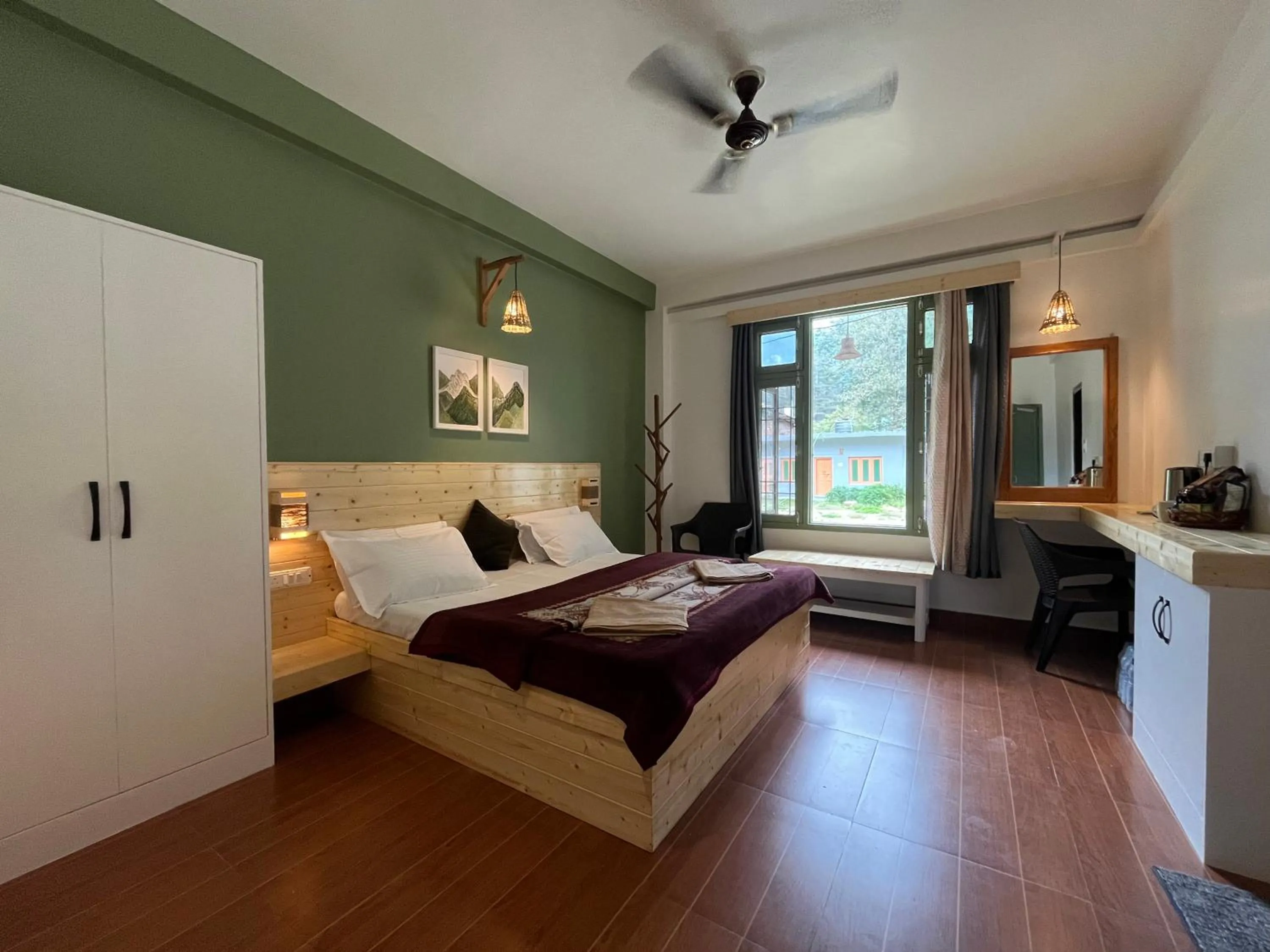 Bedroom, Bed in The Royal Orchard Kasol