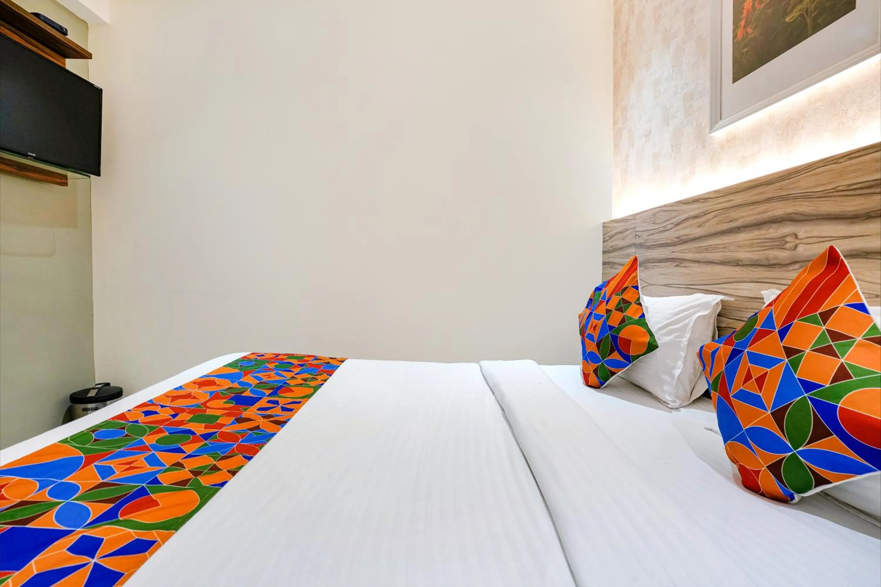 TV and multimedia, Bed in Via The Dream Residency - Nr Mumbai International Airport