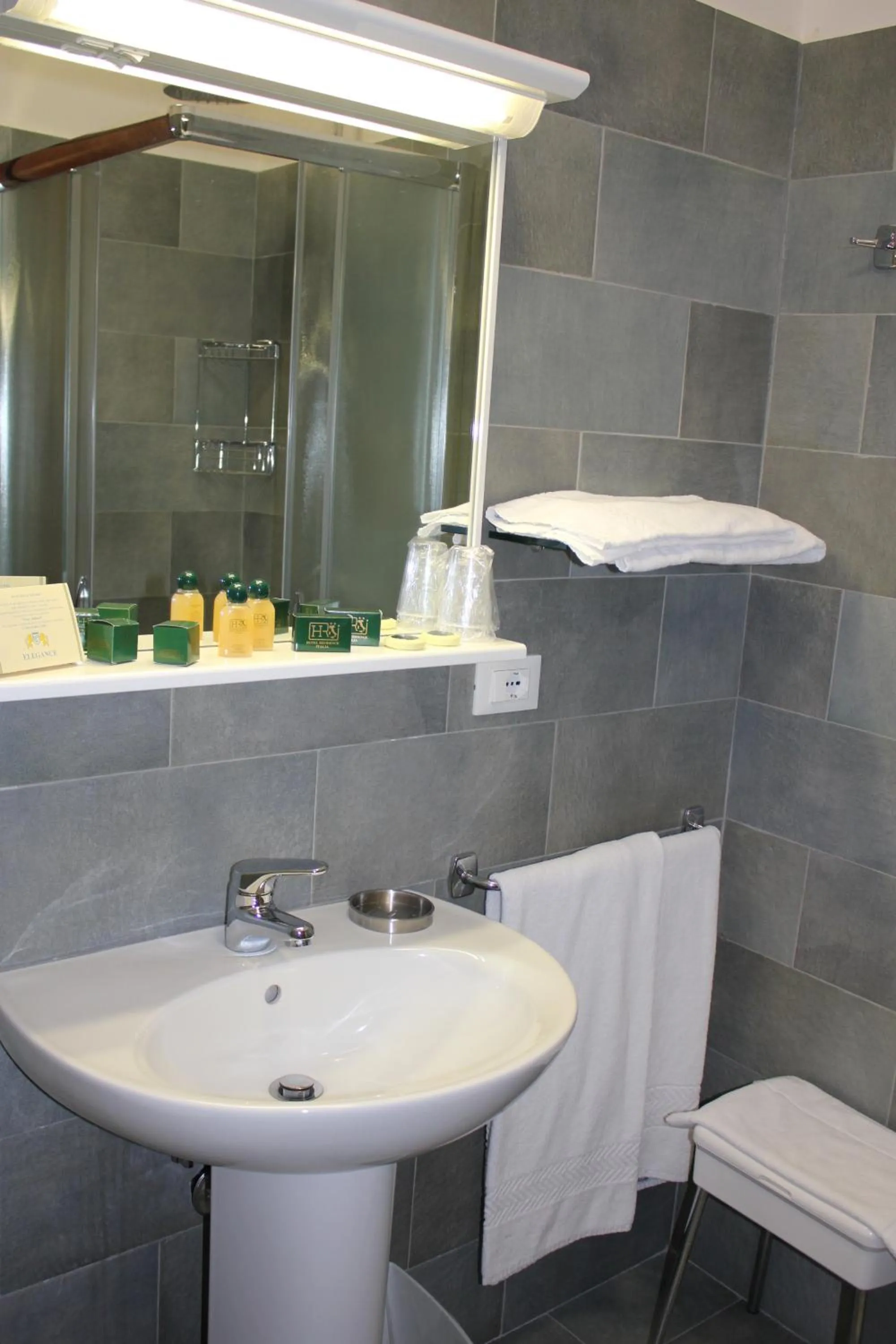Bathroom in Albergo Residence Italia Vintage Hotel