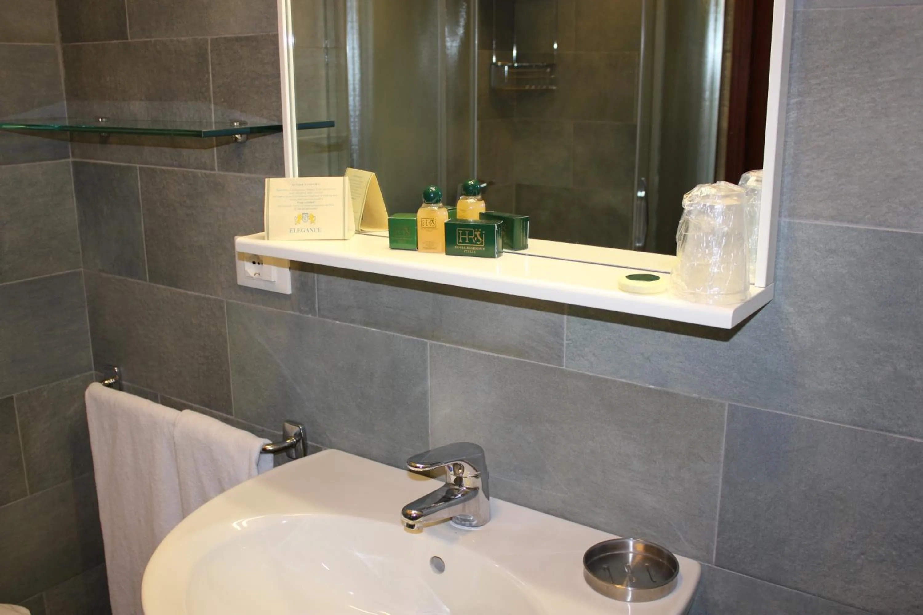 Bathroom in Albergo Residence Italia Vintage Hotel