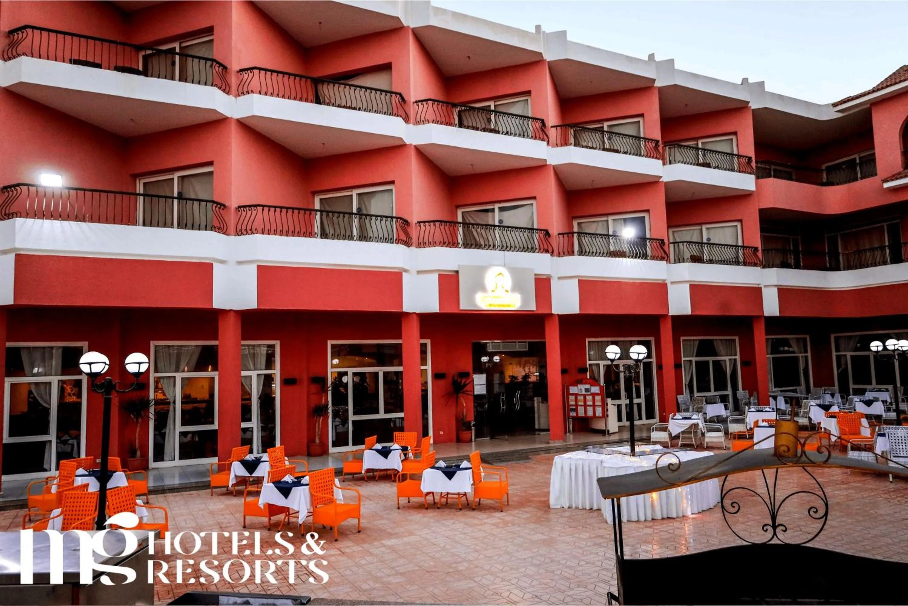 Restaurant/places to eat in MG Alexander The Great Hotel