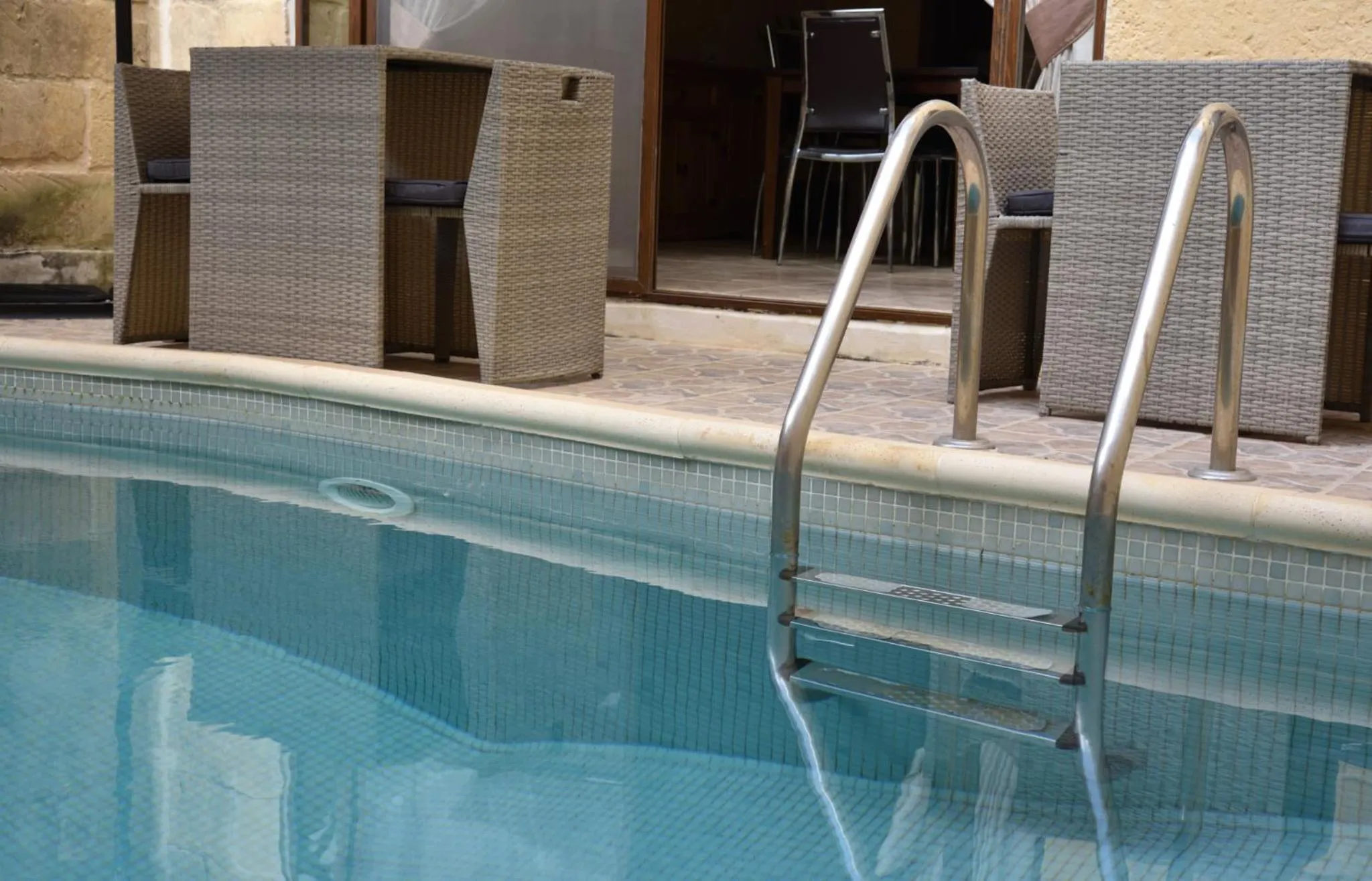 Swimming pool in San Pawl B&b farmhouse- KORTOLL