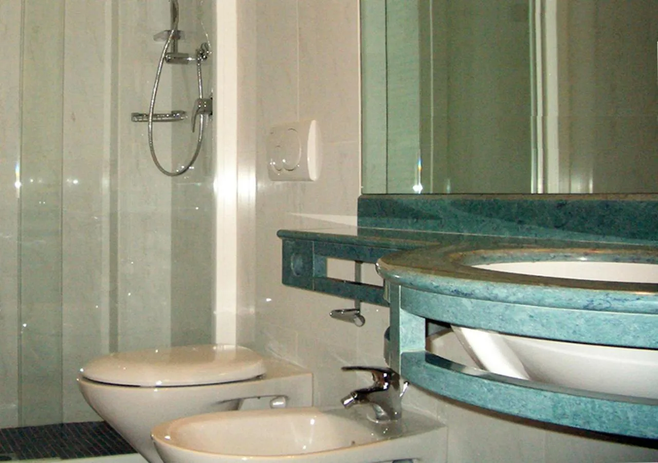 Bathroom in Hotel Wivien